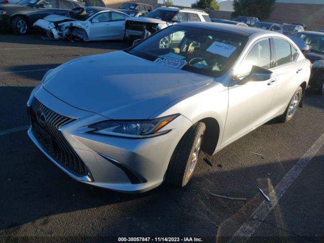 Photo 1 VIN: JTHBZ1B12K2002316 - LEXUS ES 