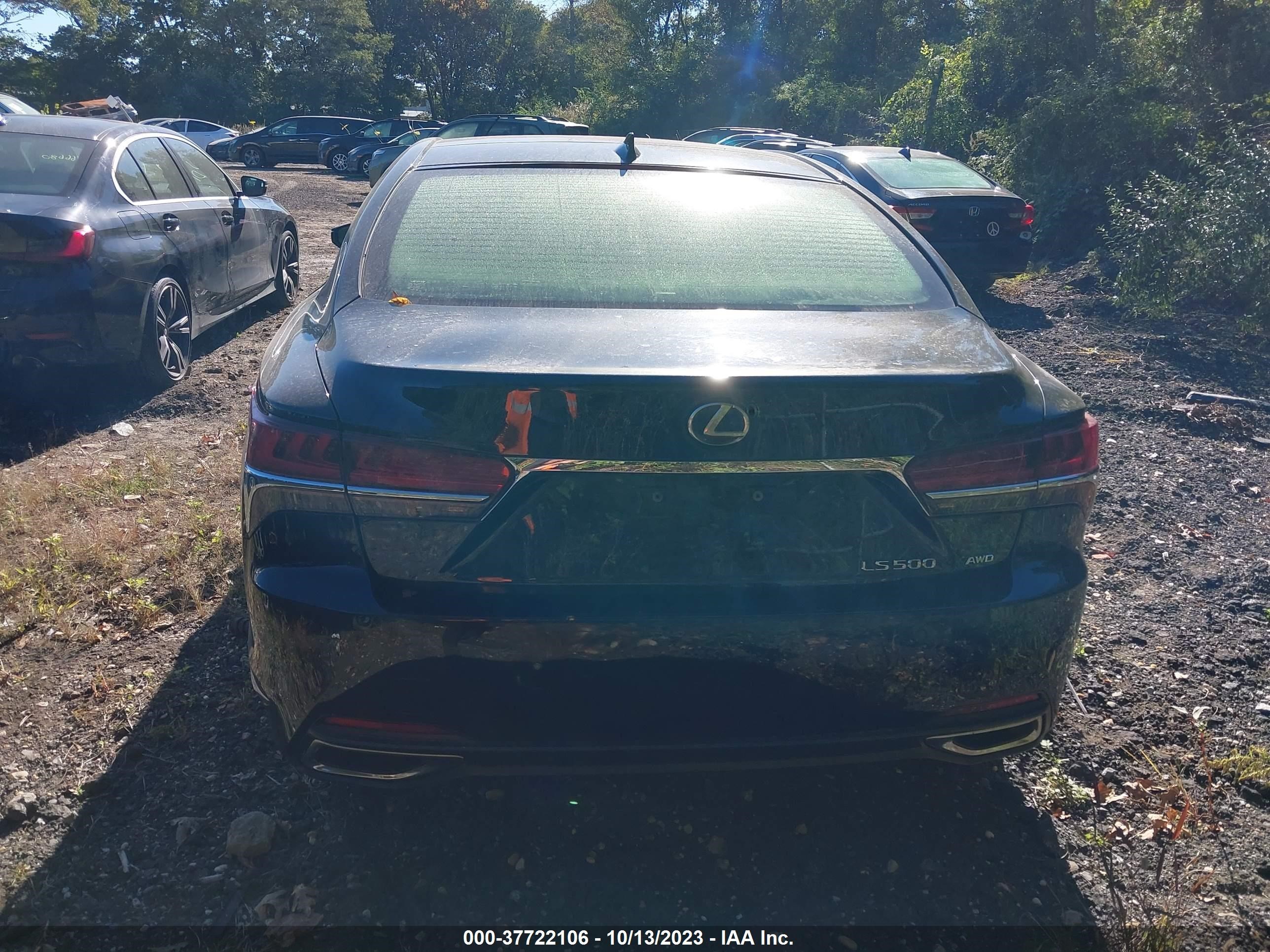 Photo 15 VIN: JTHC5LFFXJ5001476 - LEXUS LS 