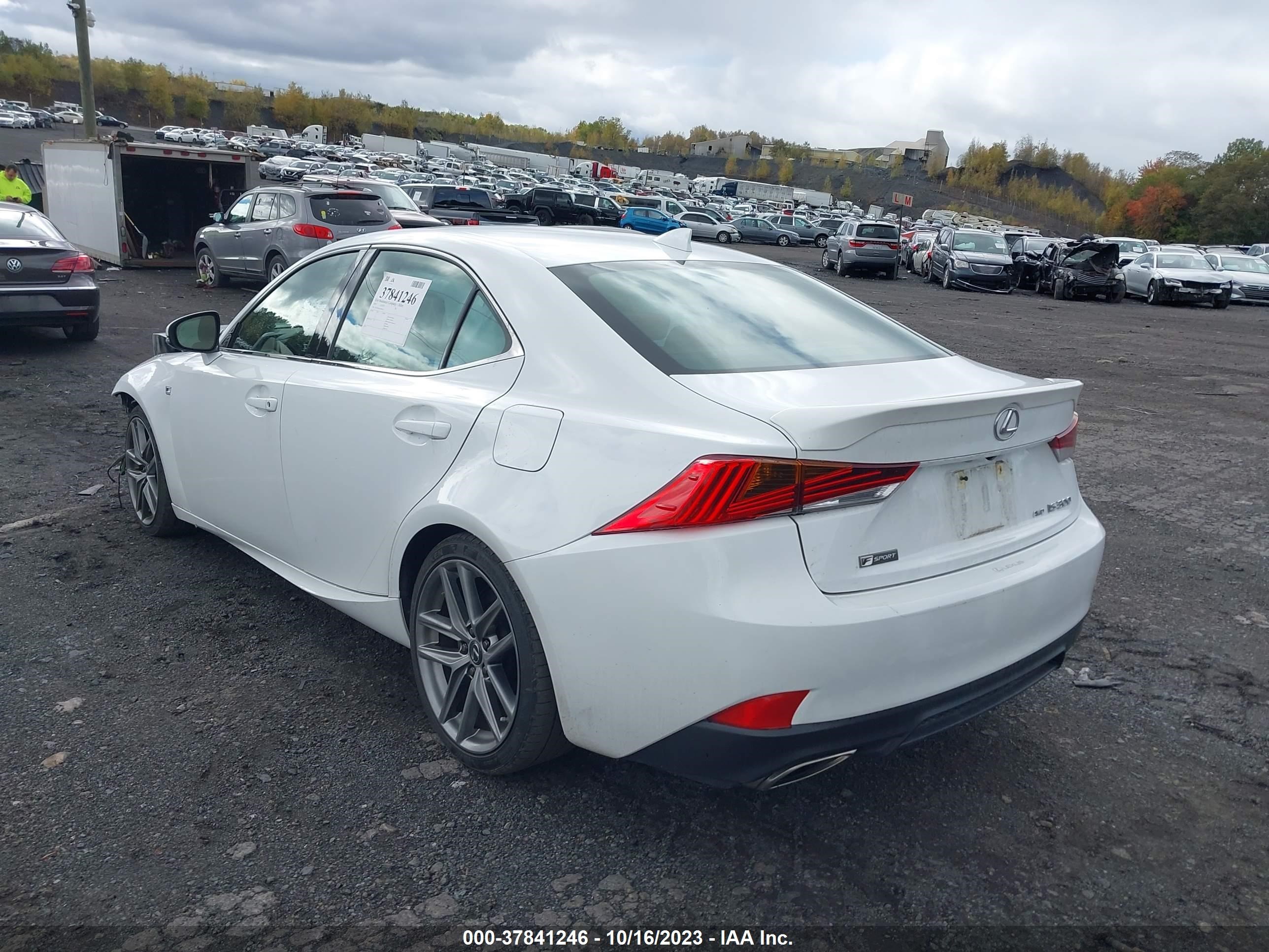 Photo 2 VIN: JTHC81D26K5038750 - LEXUS IS 