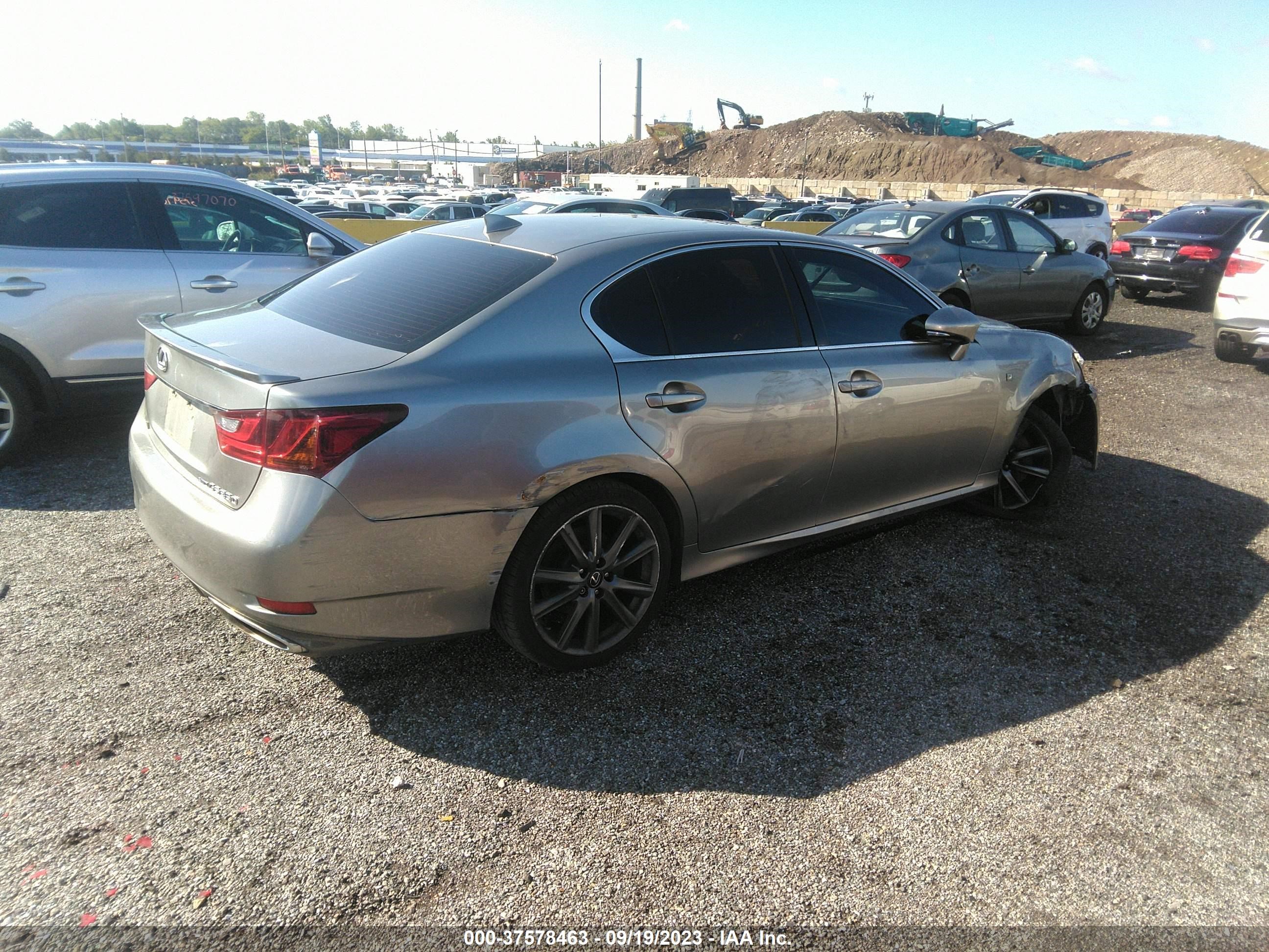 Photo 3 VIN: JTHCE1BL0FA001811 - LEXUS GS 