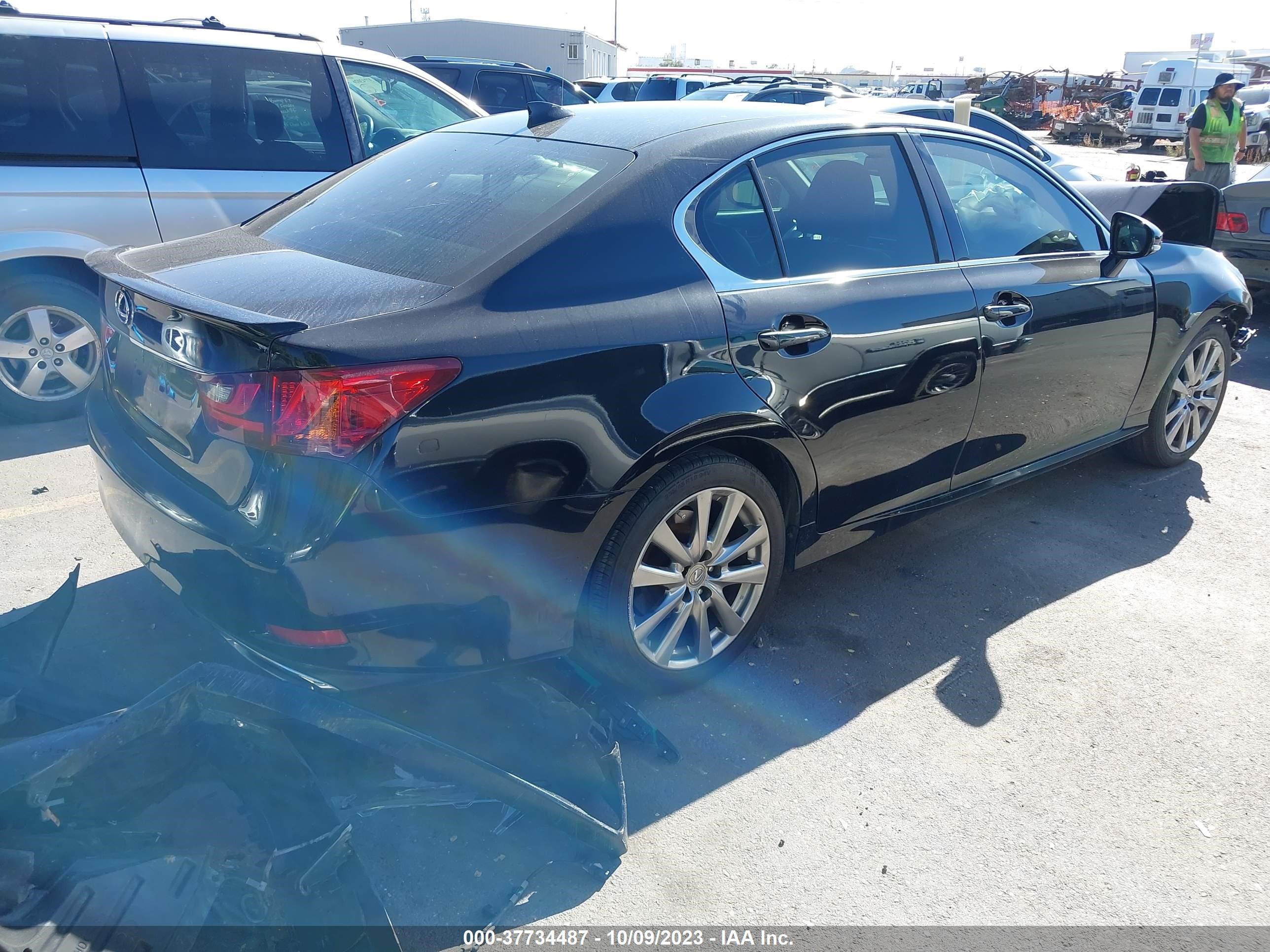 Photo 3 VIN: JTHCE1BL0FA003834 - LEXUS GS 