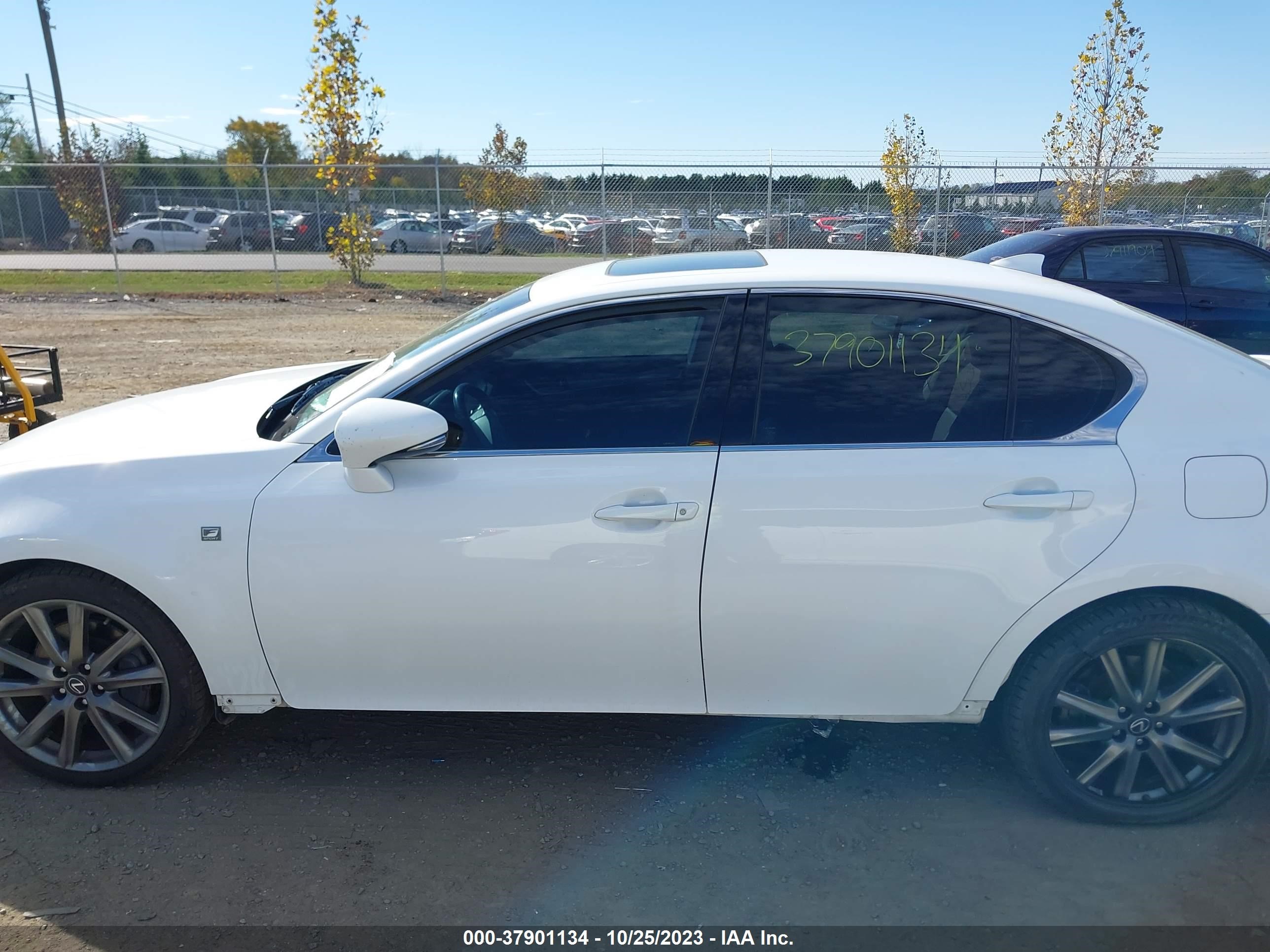 Photo 13 VIN: JTHCE1BL4FA001035 - LEXUS GS 