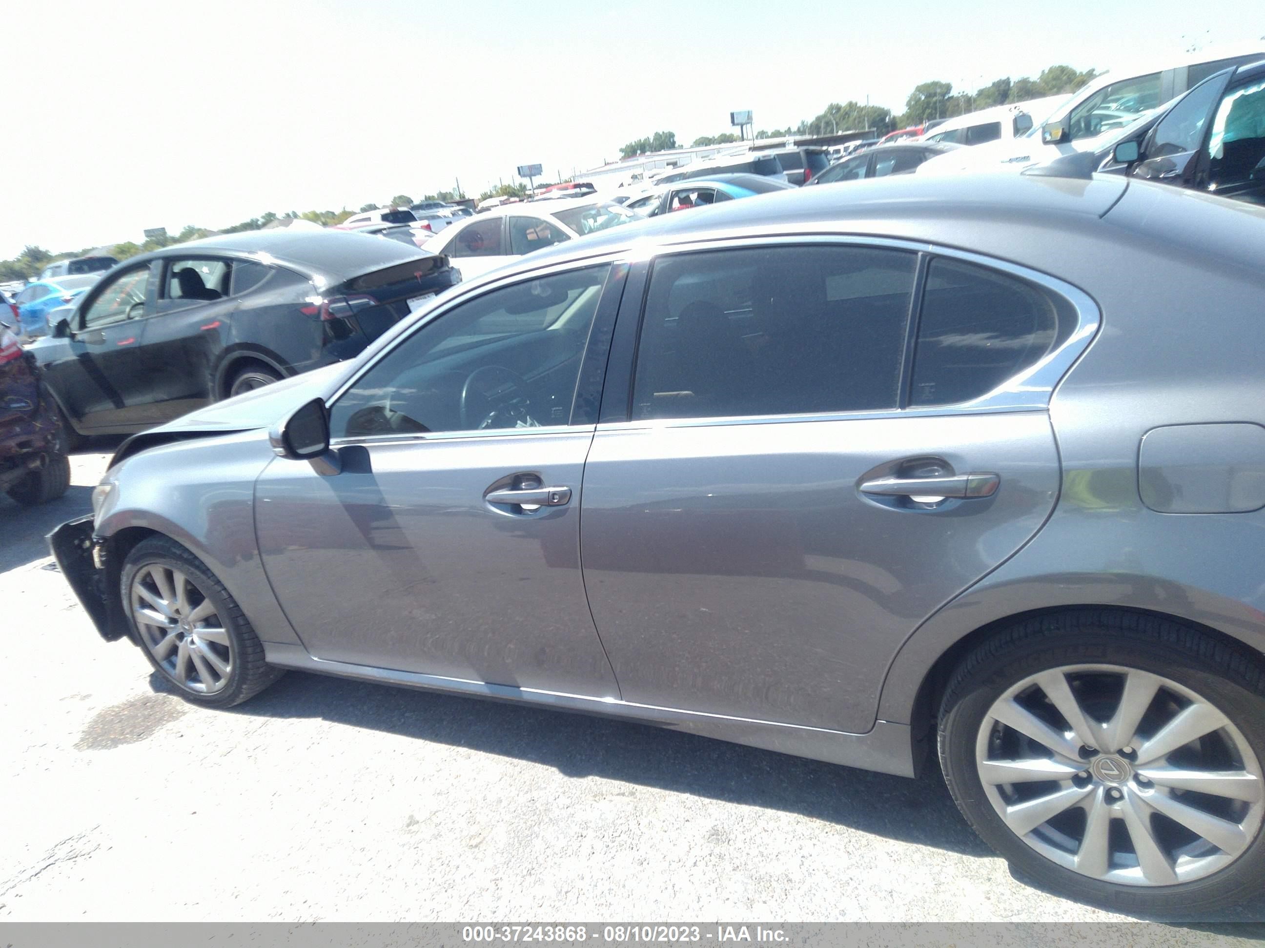 Photo 13 VIN: JTHCE1BL4FA001620 - LEXUS GS 