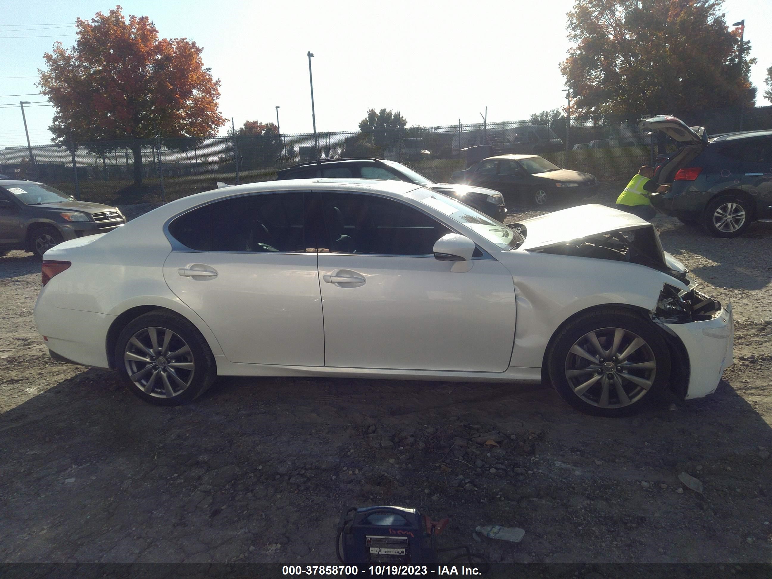 Photo 13 VIN: JTHCE1BL8E5020887 - LEXUS GS 