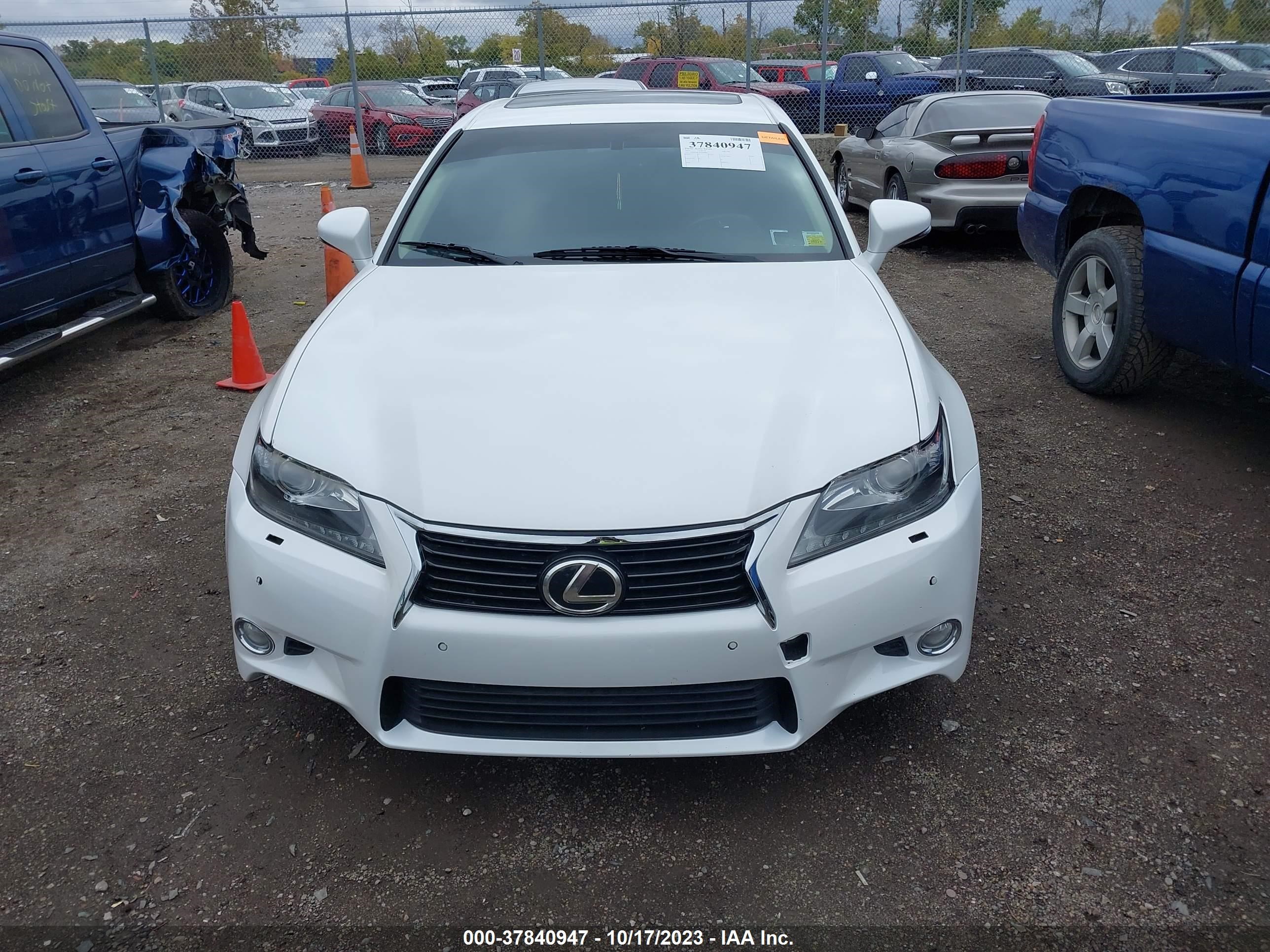 Photo 11 VIN: JTHCE1BL9FA009986 - LEXUS GS 