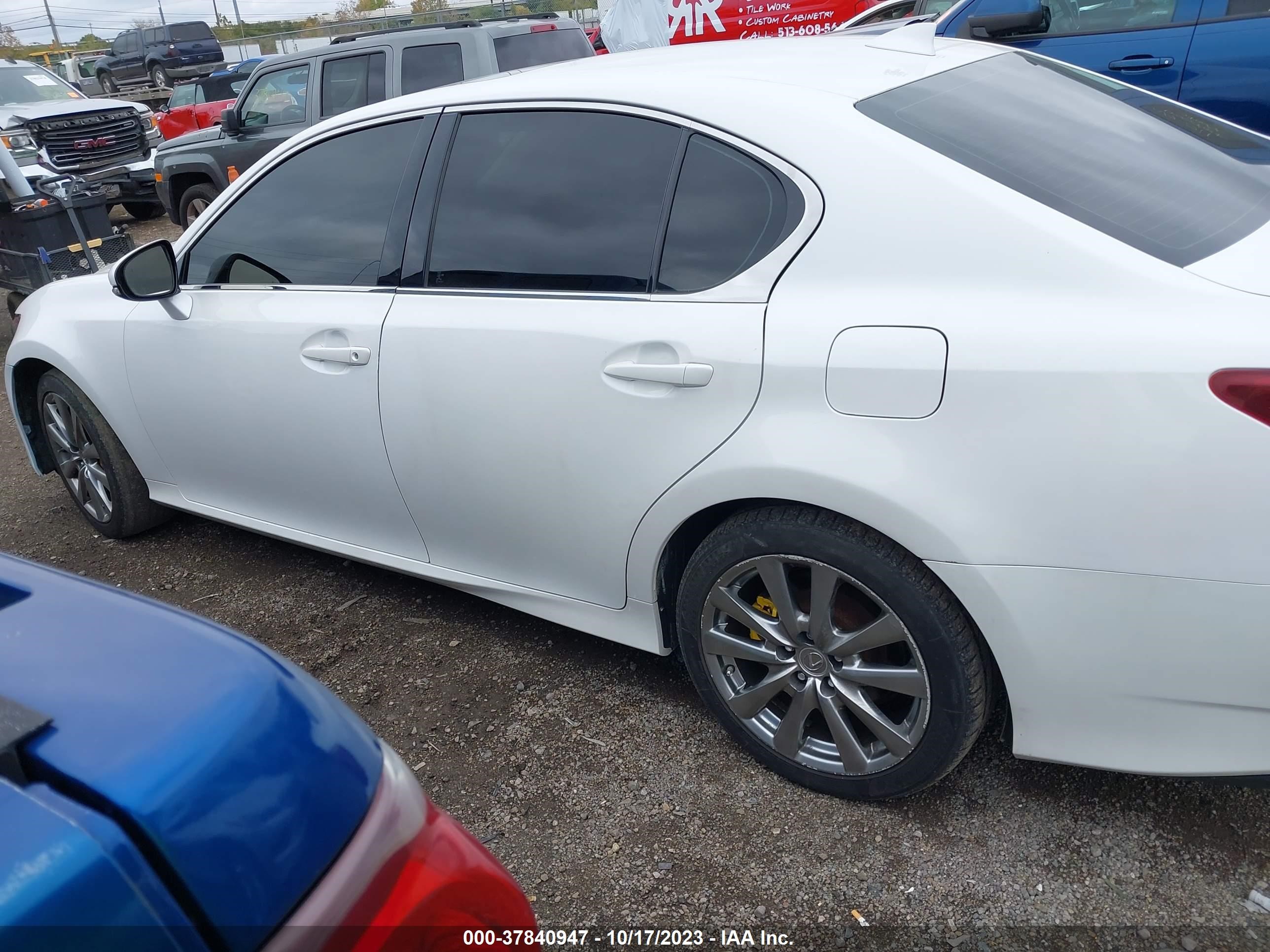 Photo 13 VIN: JTHCE1BL9FA009986 - LEXUS GS 