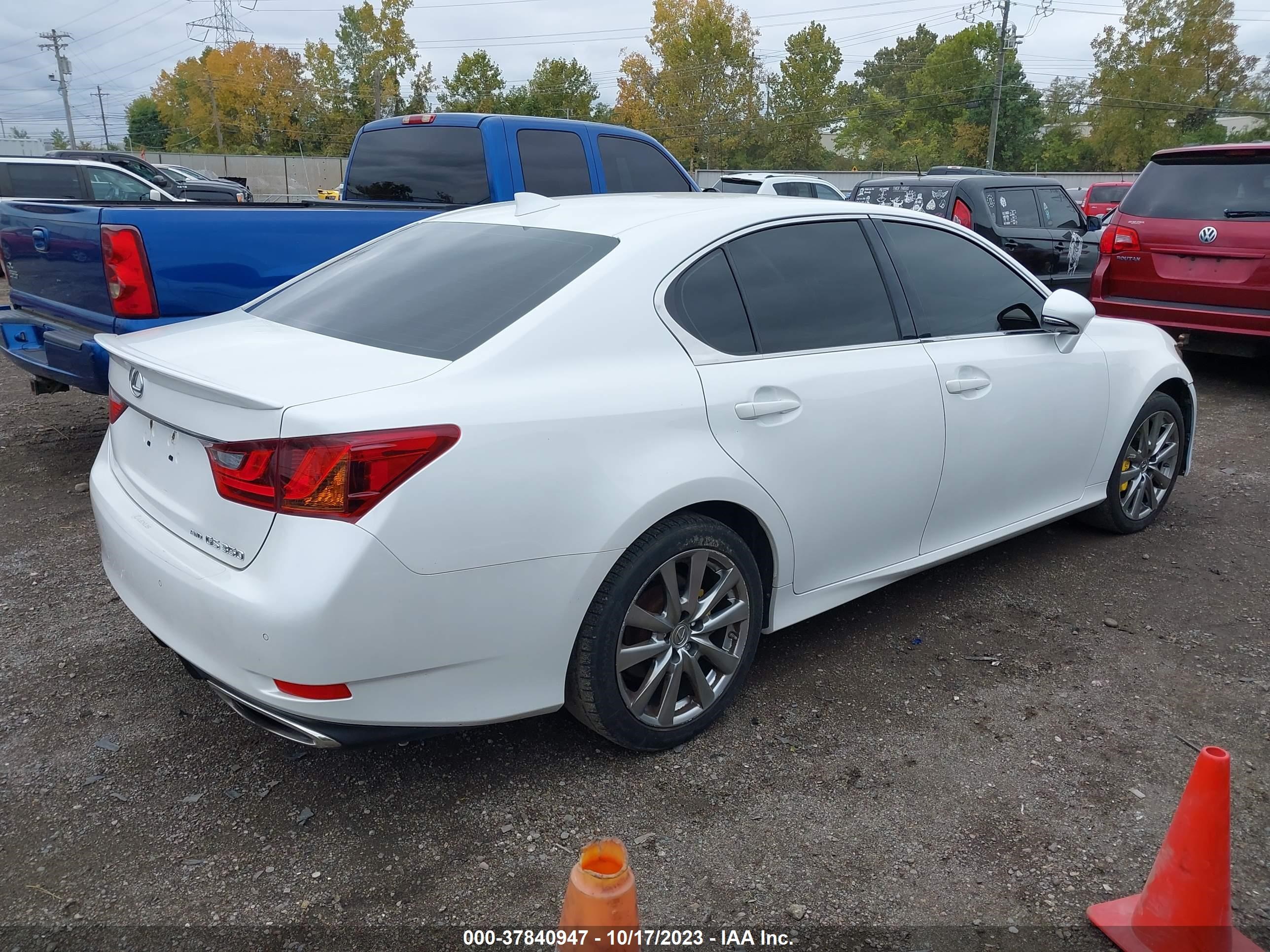 Photo 3 VIN: JTHCE1BL9FA009986 - LEXUS GS 