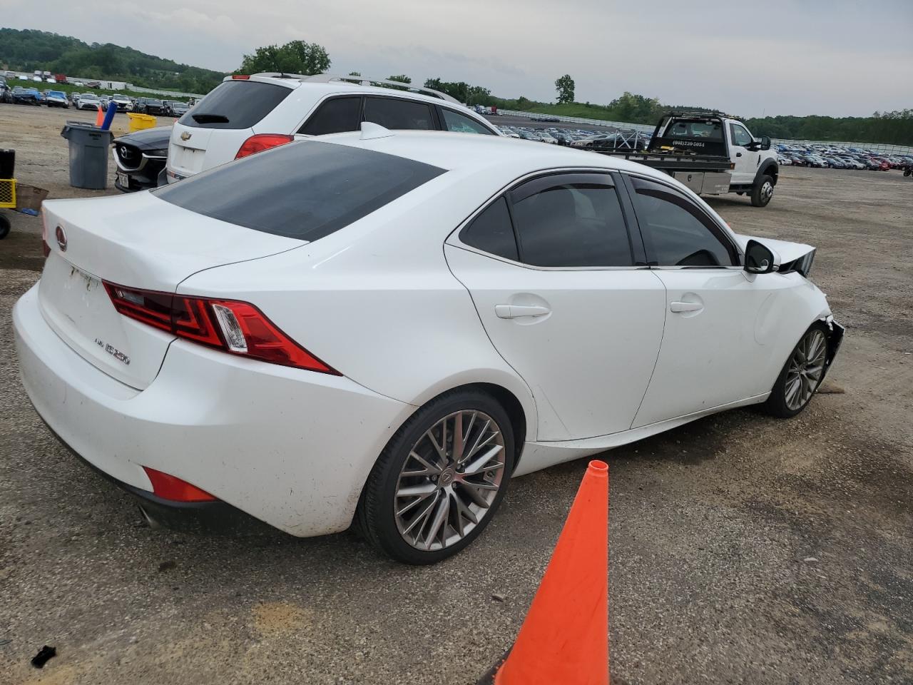 Photo 2 VIN: JTHCF1D25E5007791 - LEXUS IS 