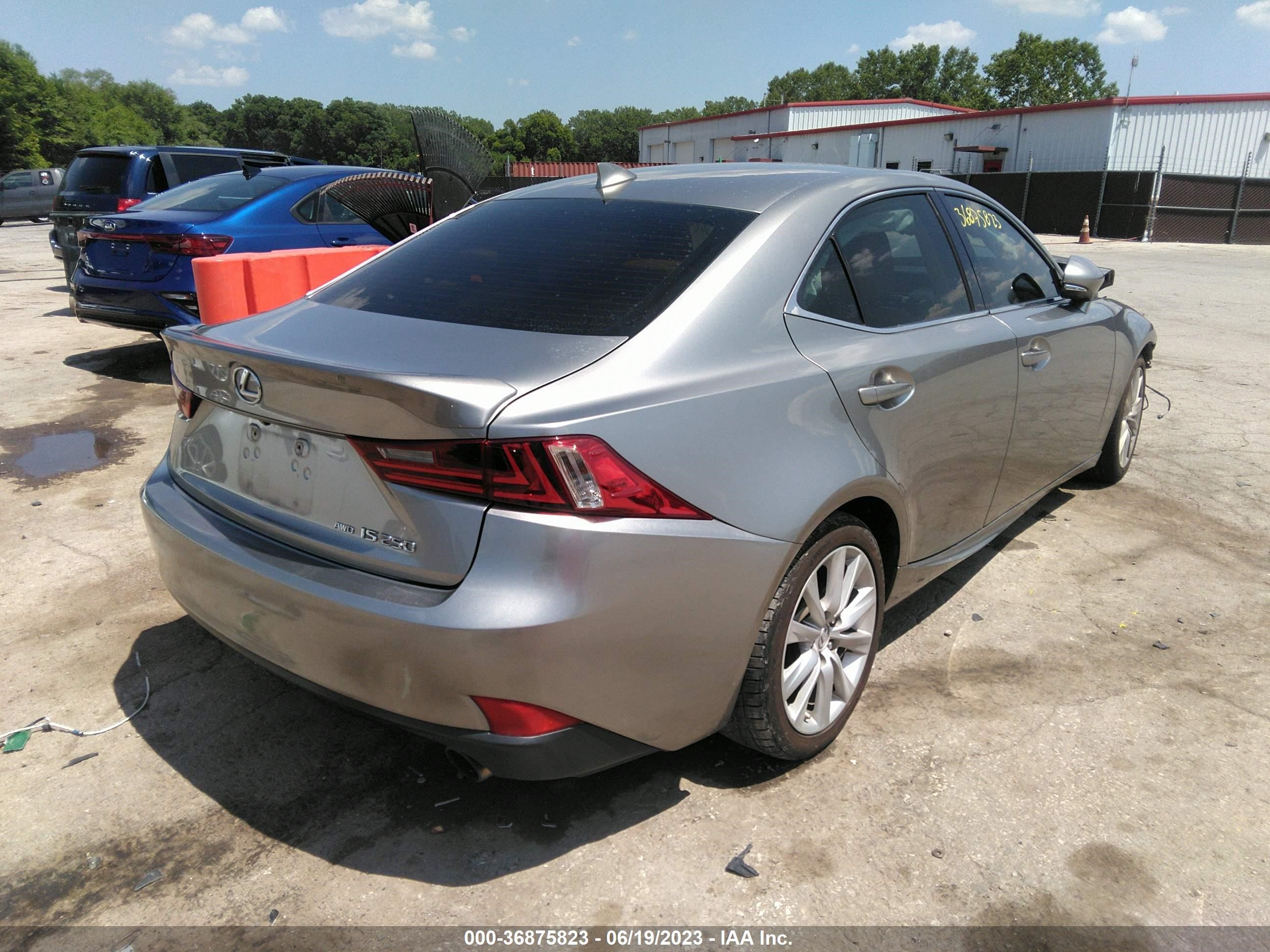 Photo 3 VIN: JTHCF1D2XF5027259 - LEXUS IS 