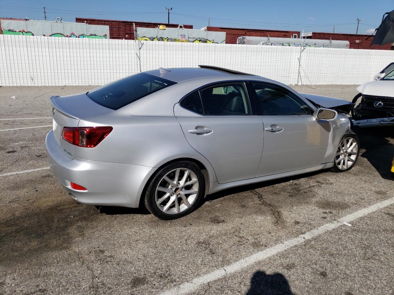 Photo 2 VIN: JTHCF5C24C5059483 - LEXUS IS 