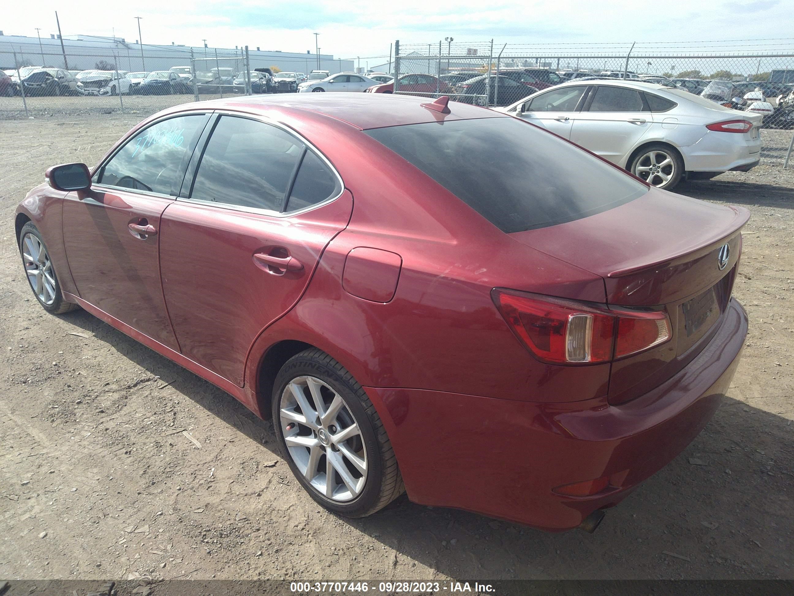 Photo 2 VIN: JTHCF5C25B5047230 - LEXUS IS 