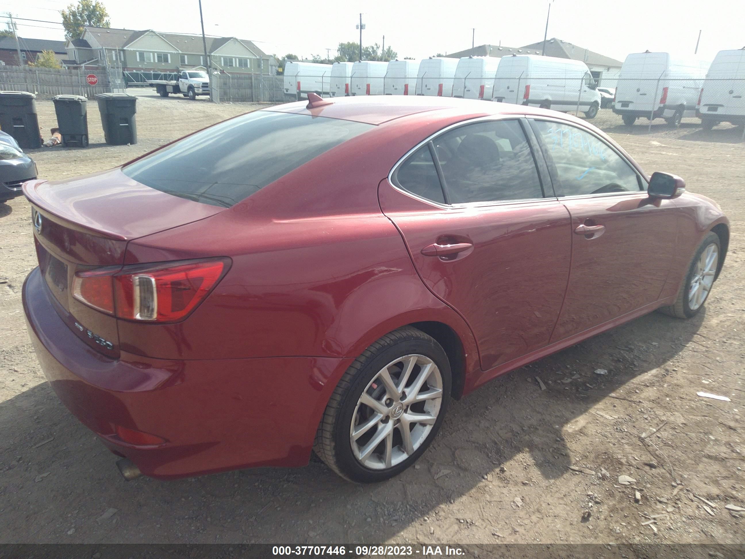 Photo 3 VIN: JTHCF5C25B5047230 - LEXUS IS 