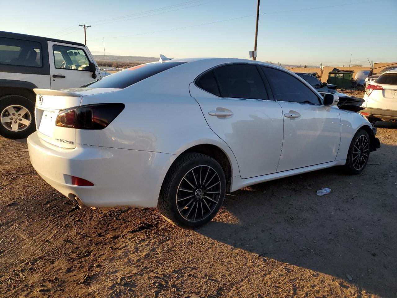 Photo 2 VIN: JTHCF5C25B5052606 - LEXUS IS 