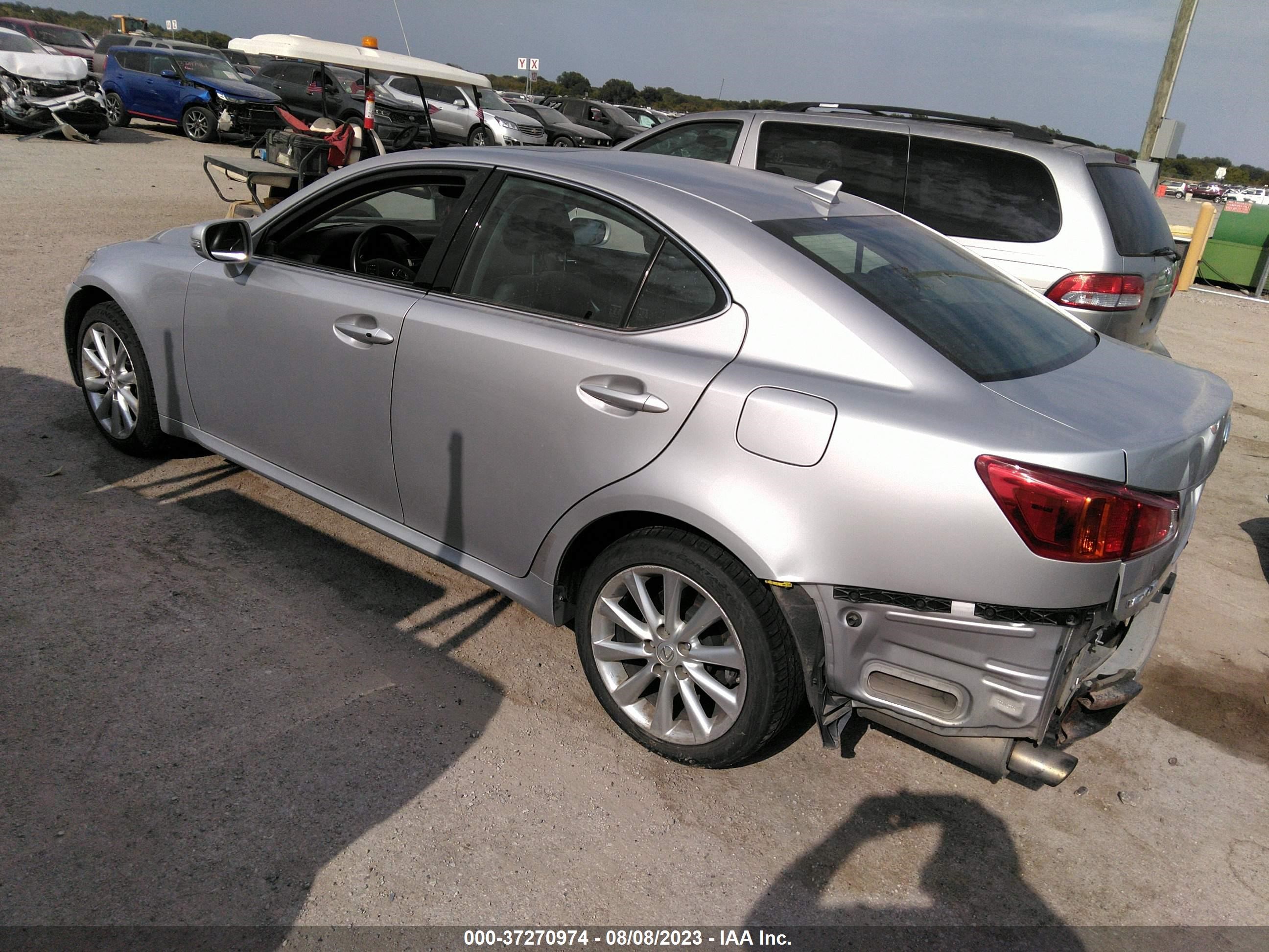 Photo 2 VIN: JTHCF5C26A5044383 - LEXUS IS 