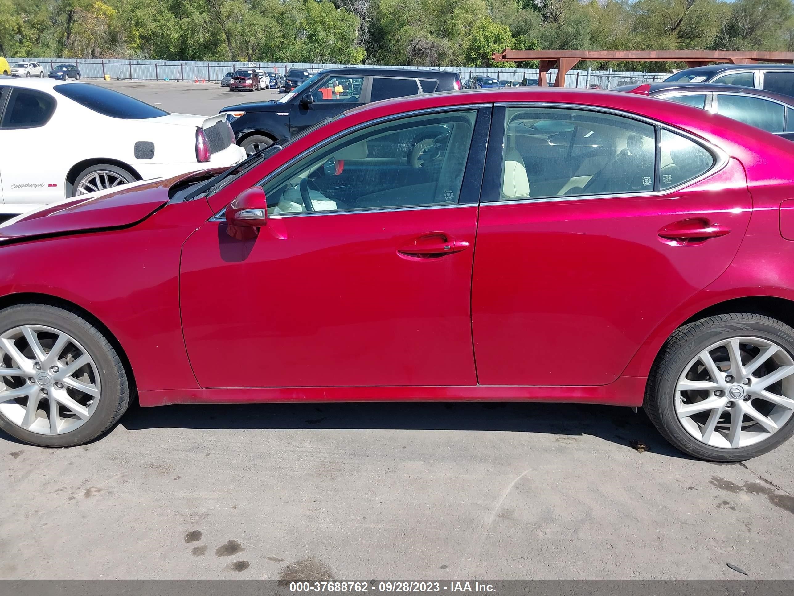 Photo 12 VIN: JTHCF5C27C5059137 - LEXUS IS 