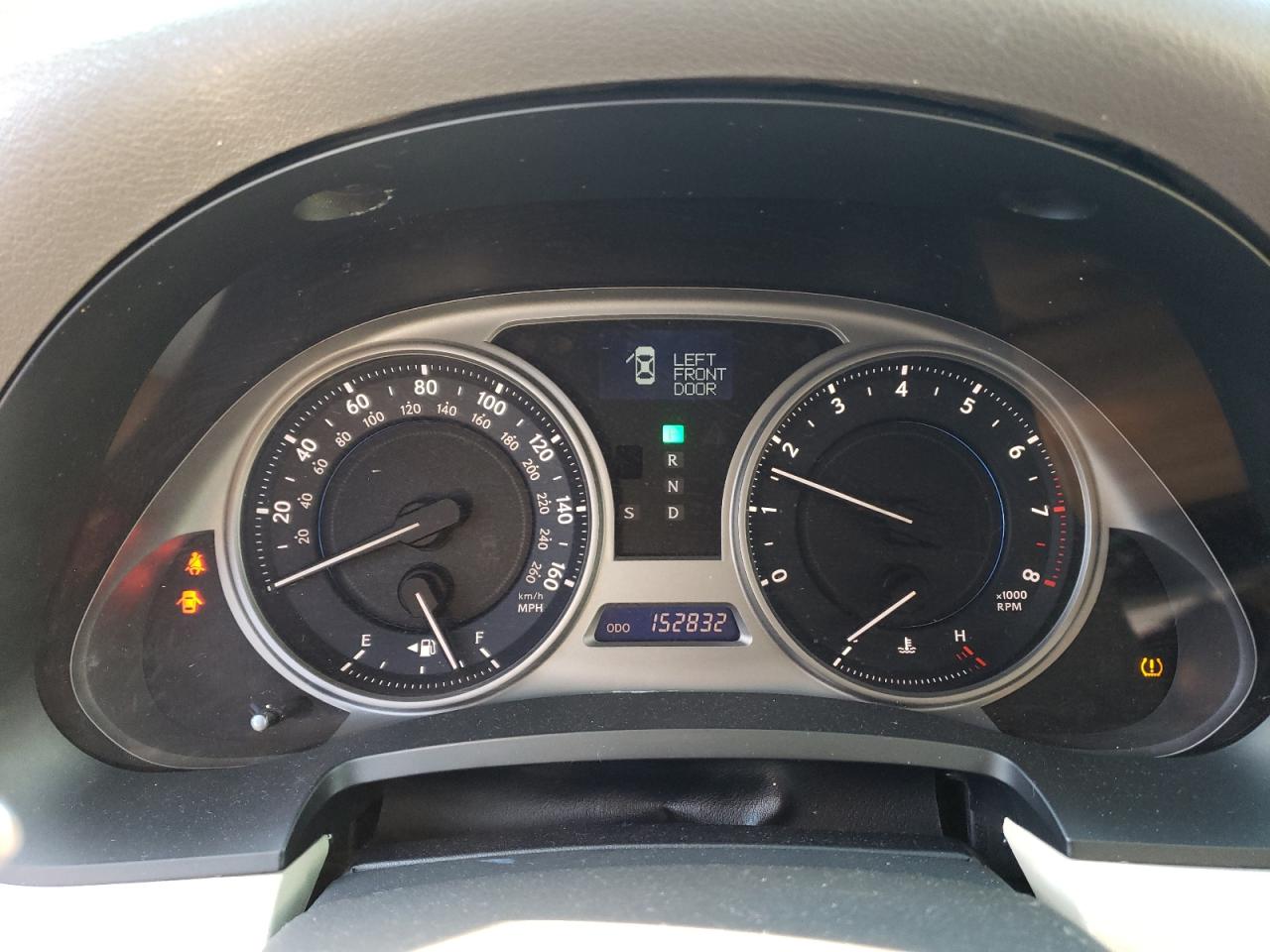 Photo 8 VIN: JTHCF5C2XA5042538 - LEXUS IS 