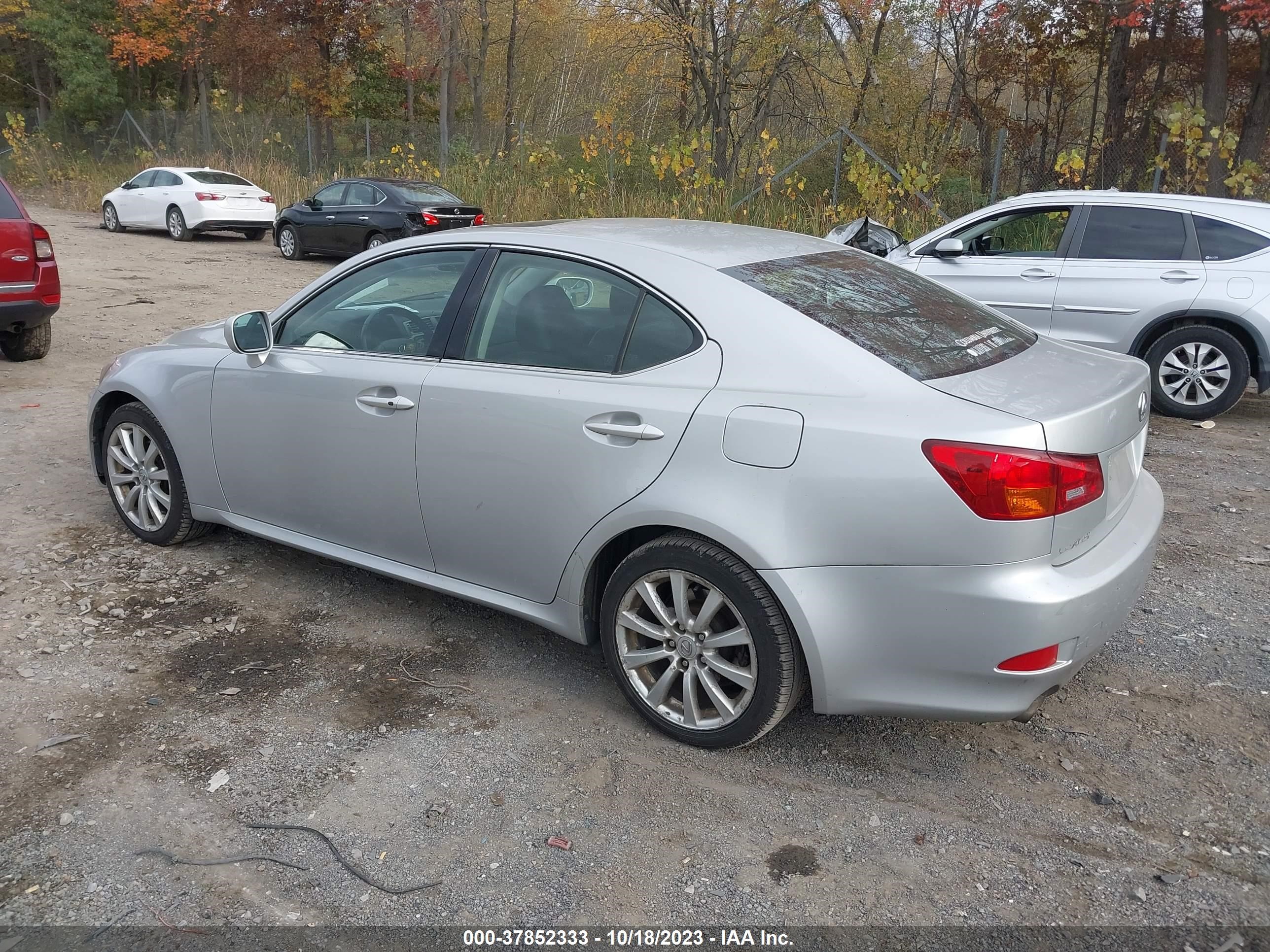 Photo 2 VIN: JTHCK262065007018 - LEXUS IS 