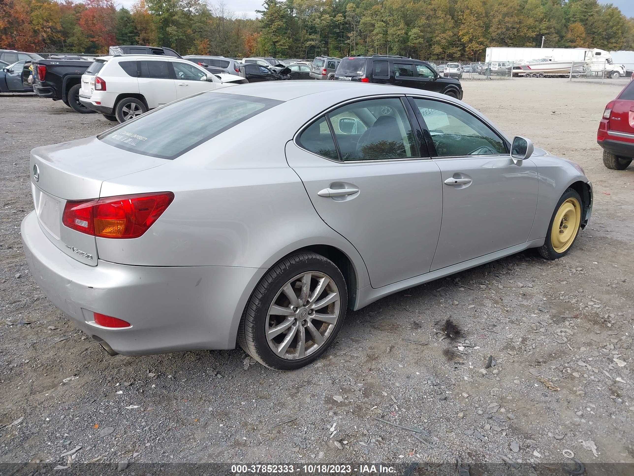 Photo 3 VIN: JTHCK262065007018 - LEXUS IS 