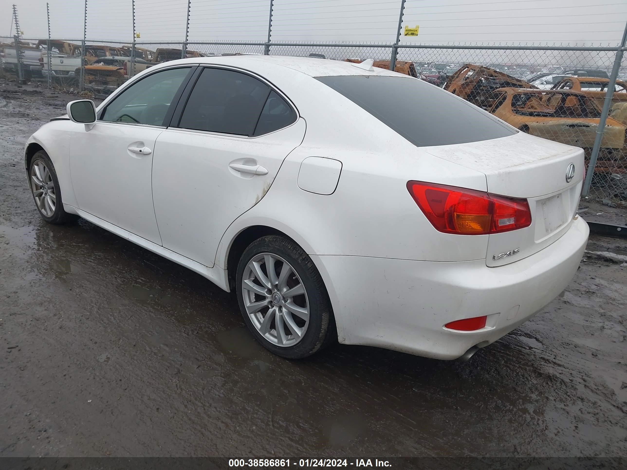 Photo 2 VIN: JTHCK262072017129 - LEXUS IS 