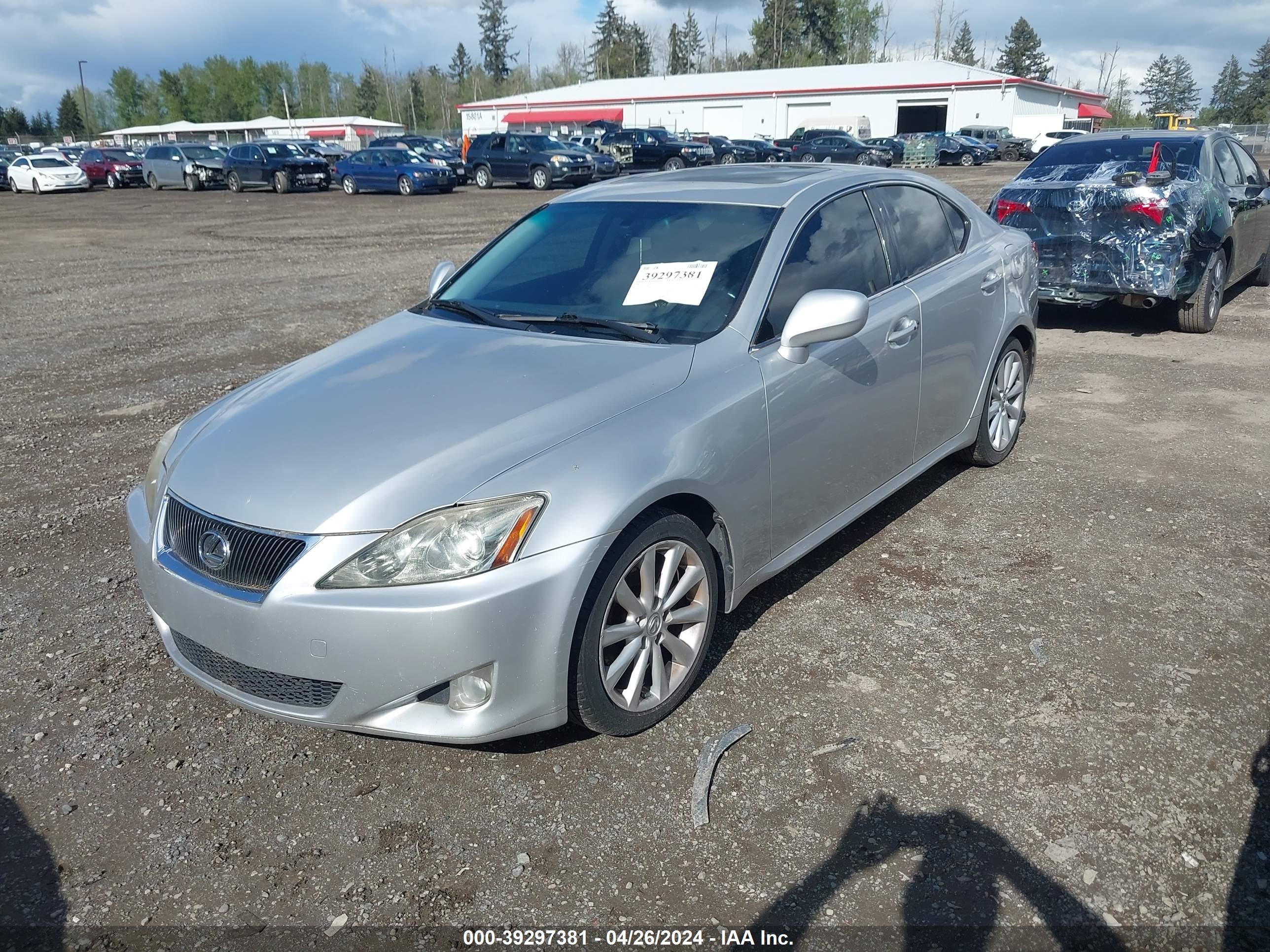 Photo 1 VIN: JTHCK262082024311 - LEXUS IS 