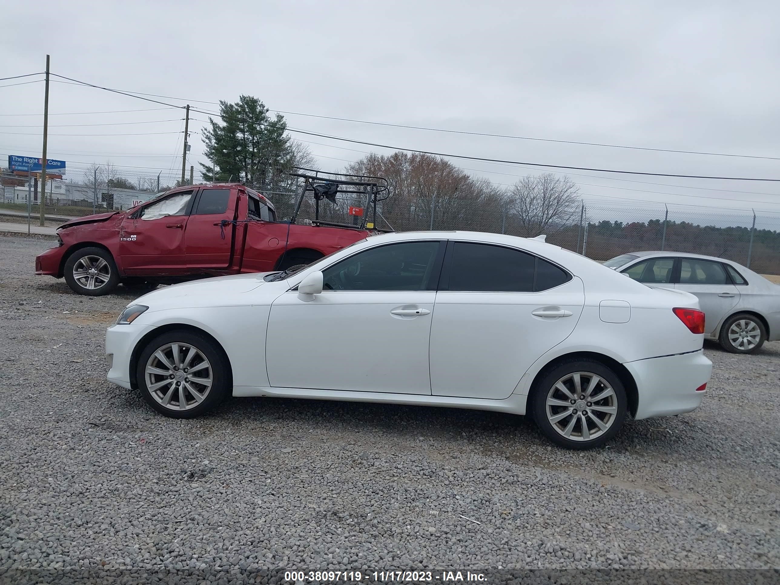 Photo 13 VIN: JTHCK262085020404 - LEXUS IS 