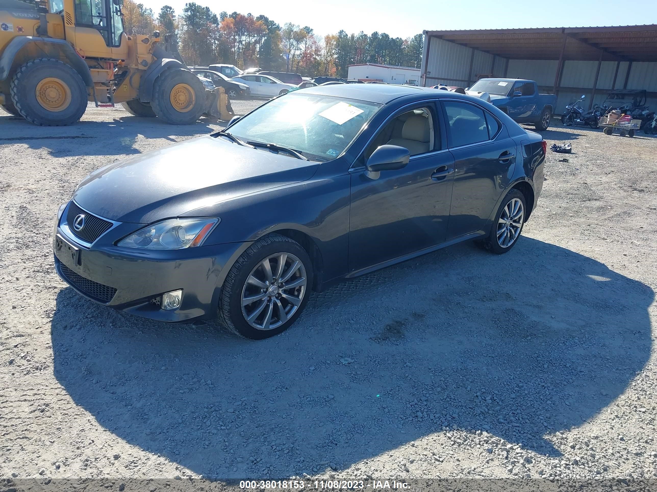 Photo 1 VIN: JTHCK262172011310 - LEXUS IS 