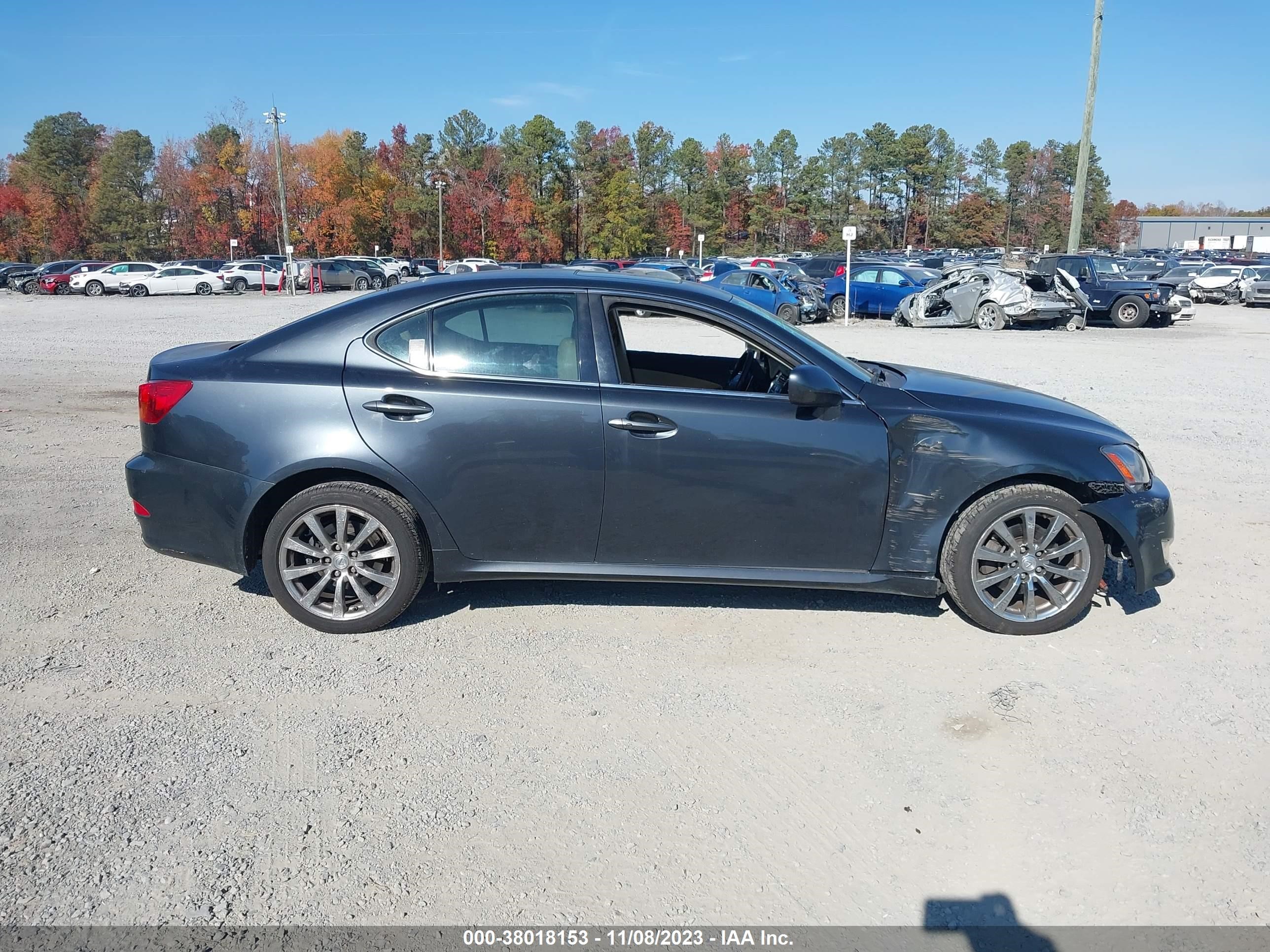 Photo 12 VIN: JTHCK262172011310 - LEXUS IS 