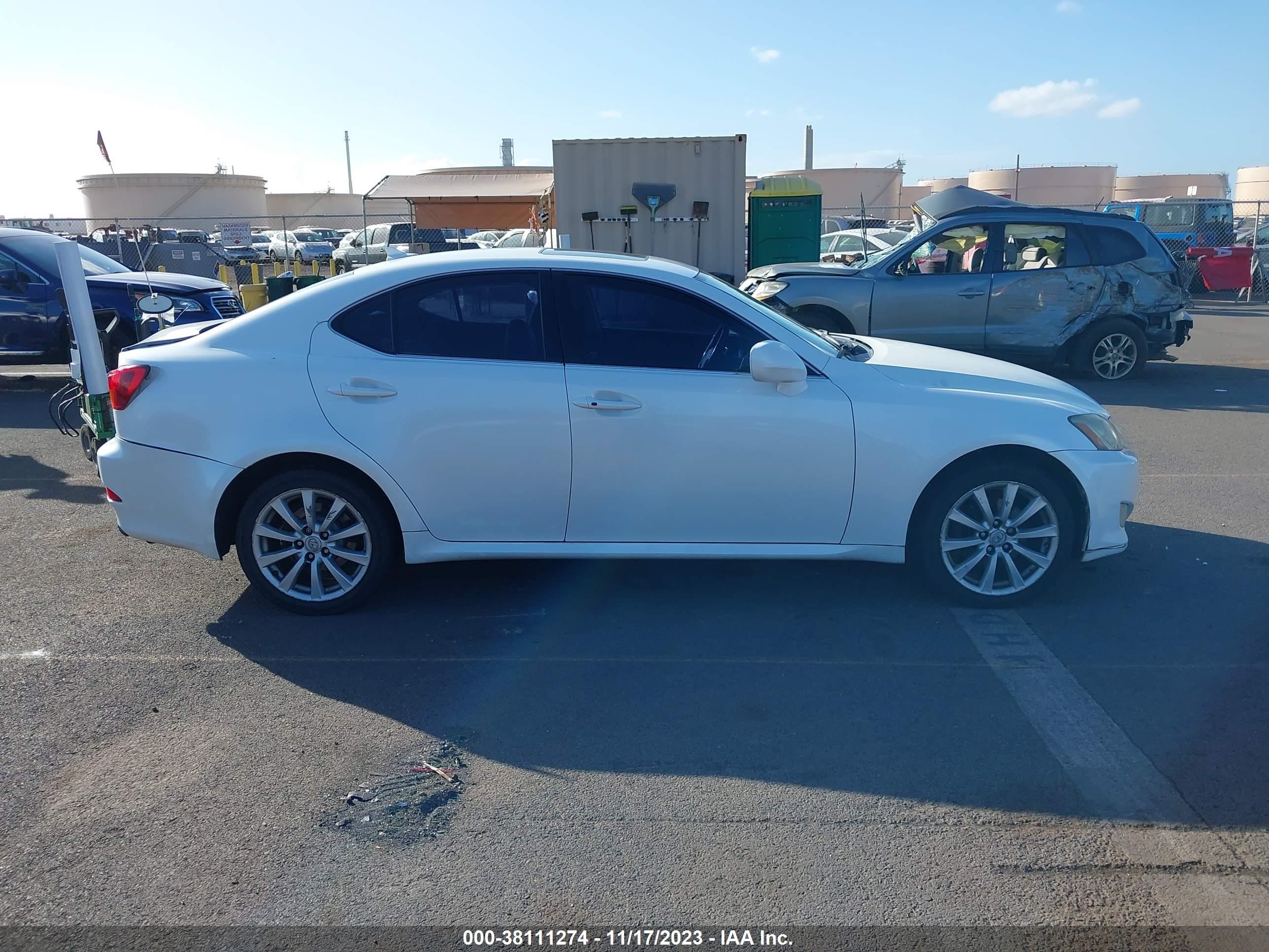 Photo 12 VIN: JTHCK262172016815 - LEXUS IS 