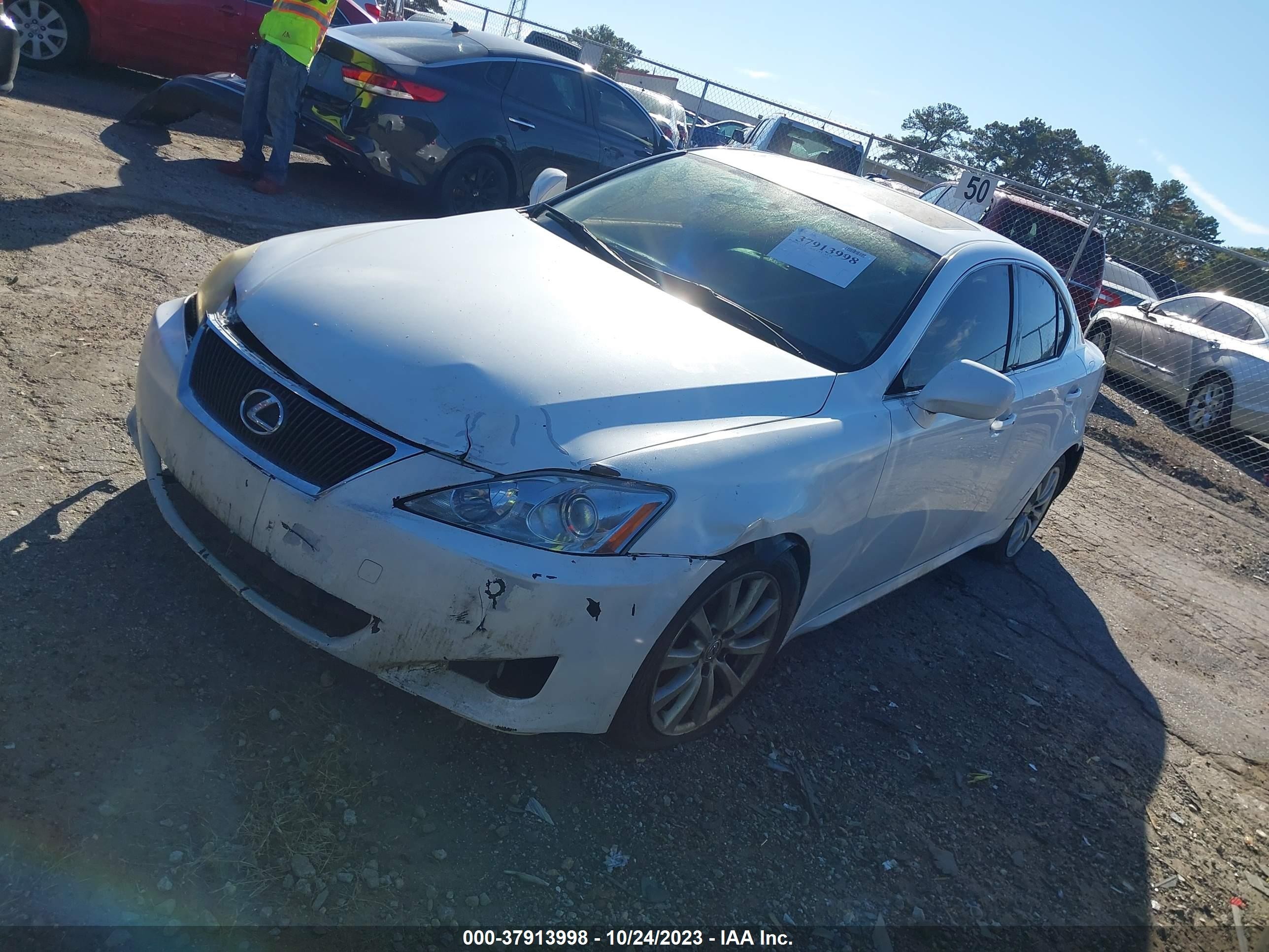 Photo 1 VIN: JTHCK262185023988 - LEXUS IS 