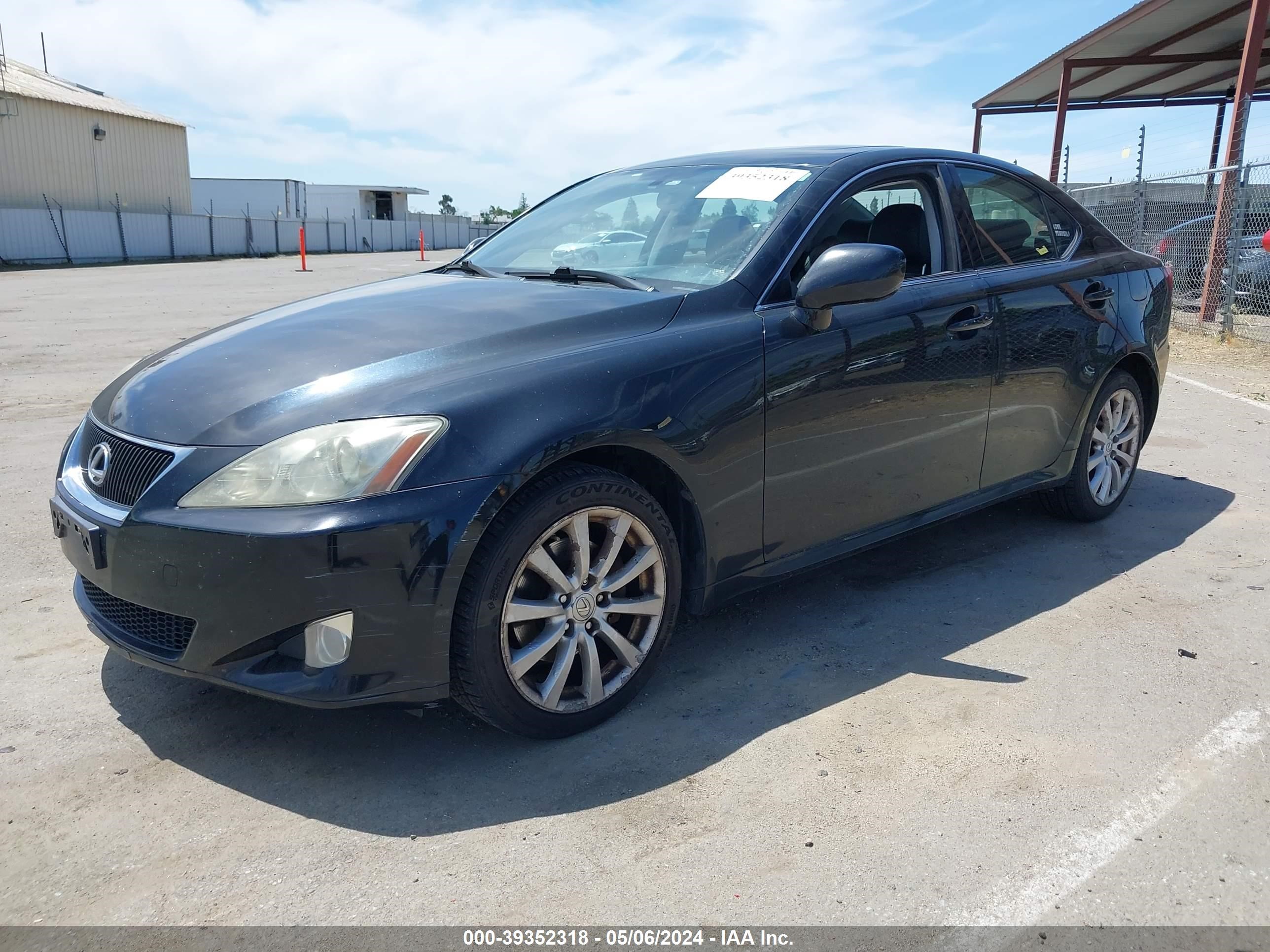 Photo 1 VIN: JTHCK262185027443 - LEXUS IS 