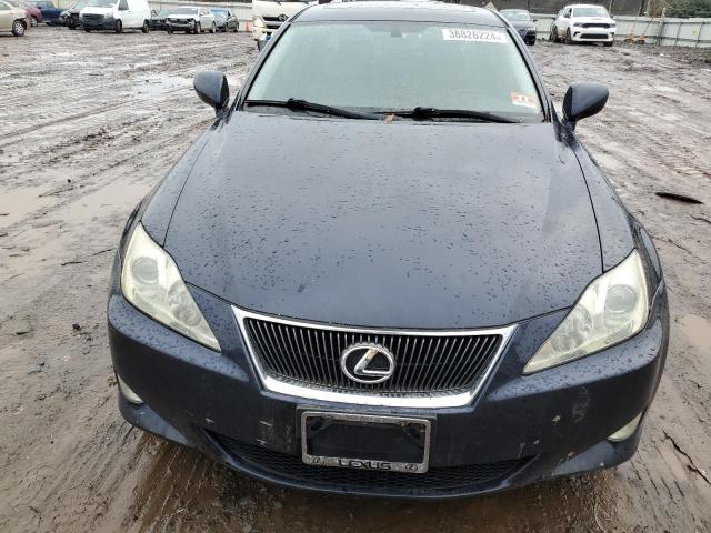 Photo 4 VIN: JTHCK262185027488 - LEXUS IS 