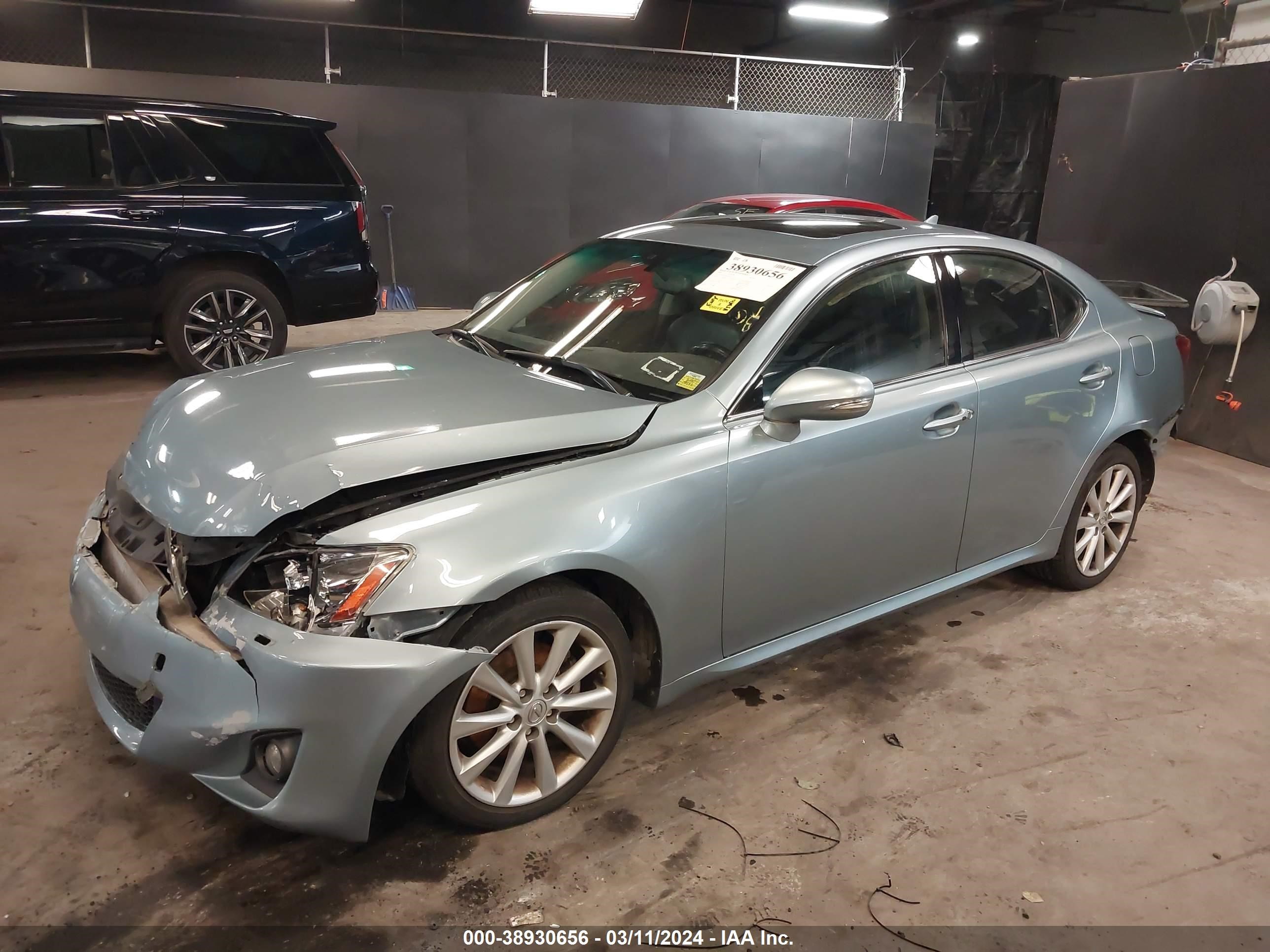 Photo 1 VIN: JTHCK262195035172 - LEXUS IS 