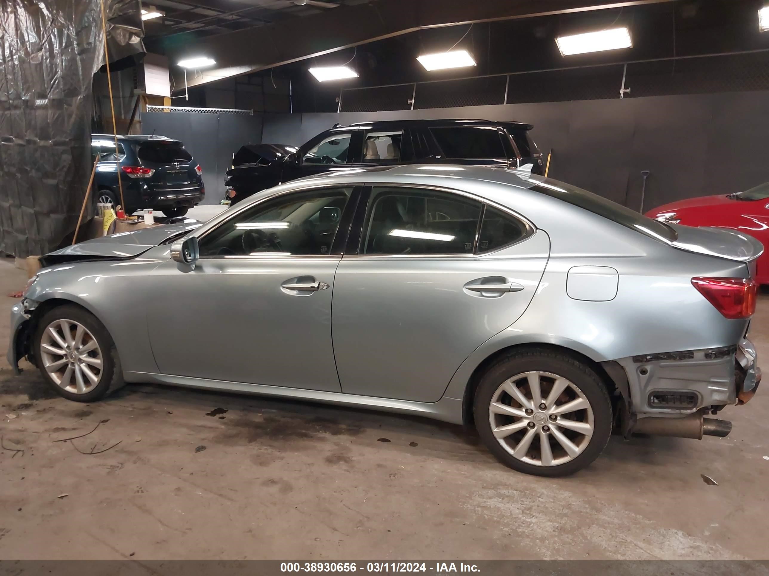 Photo 13 VIN: JTHCK262195035172 - LEXUS IS 