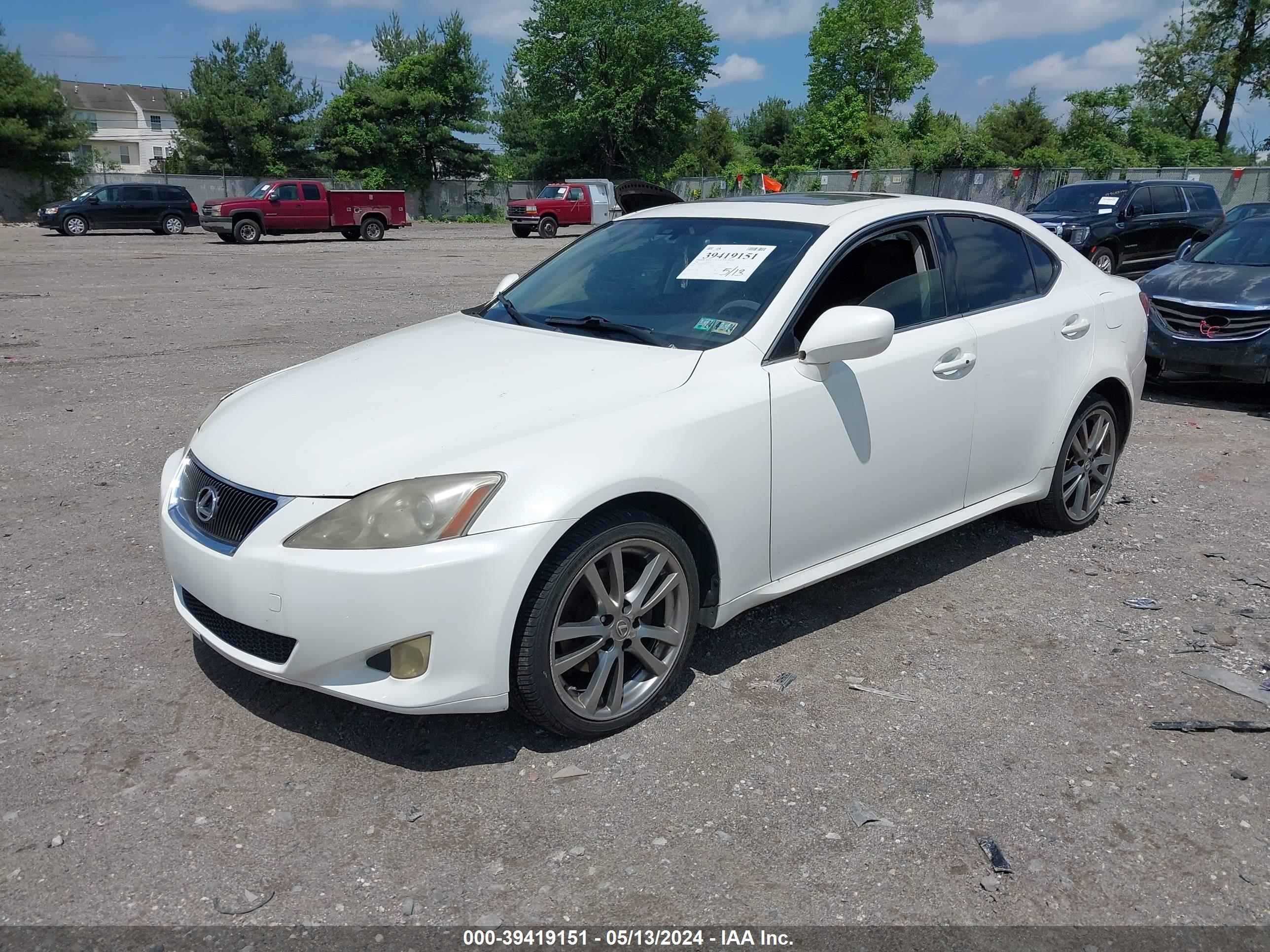 Photo 1 VIN: JTHCK262262001657 - LEXUS IS 