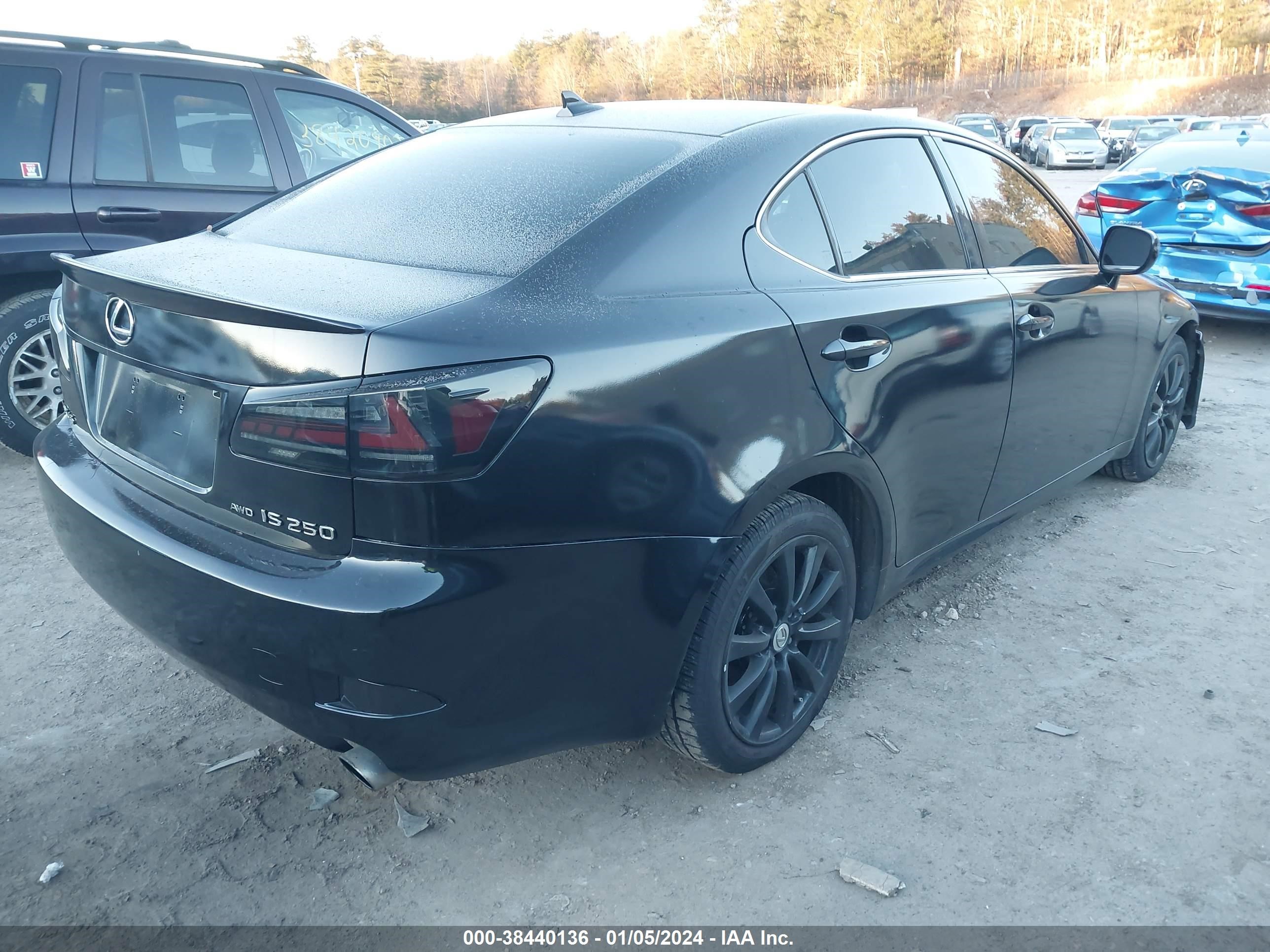 Photo 3 VIN: JTHCK262285025670 - LEXUS IS 