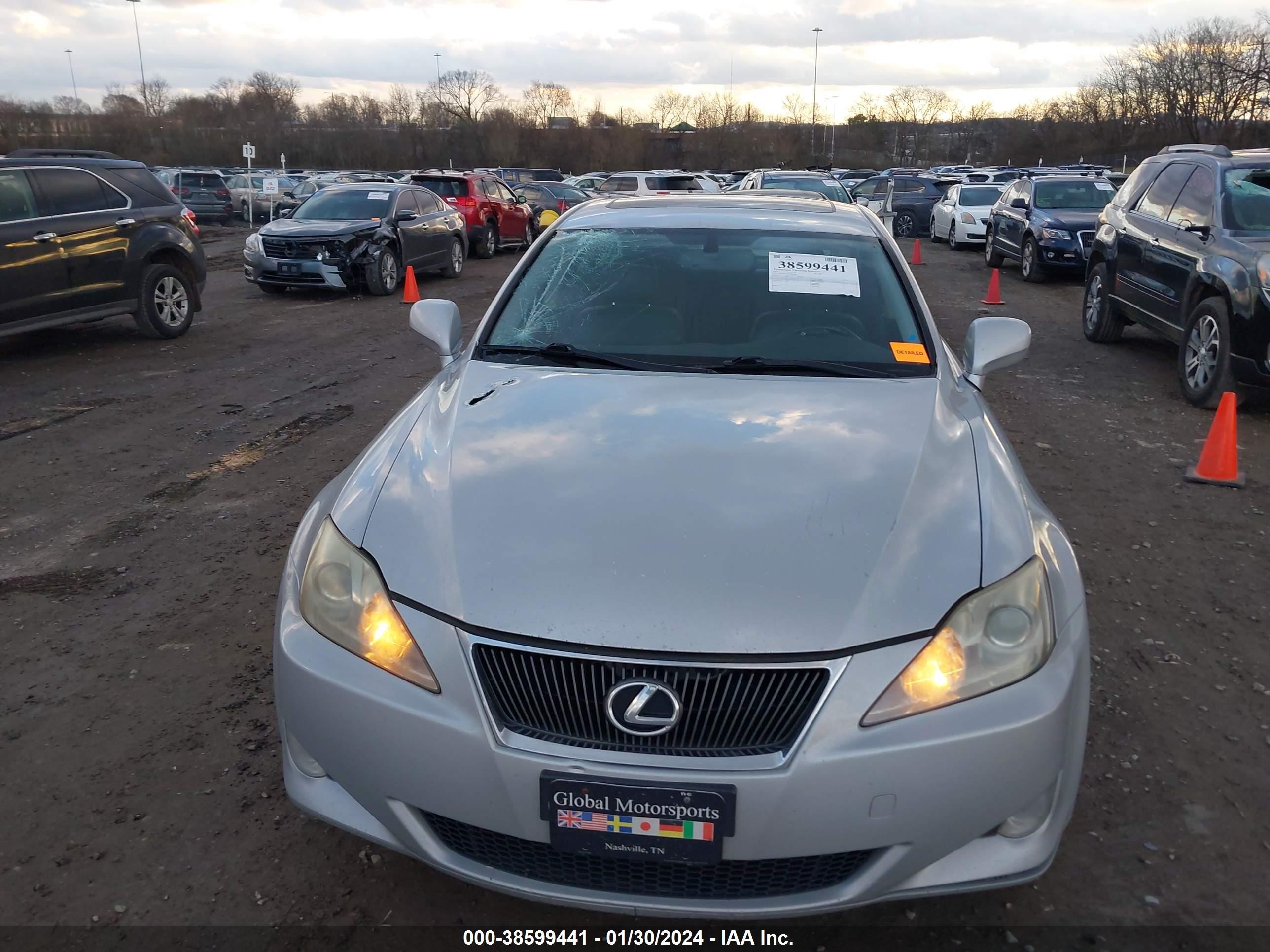 Photo 5 VIN: JTHCK262285026964 - LEXUS IS 