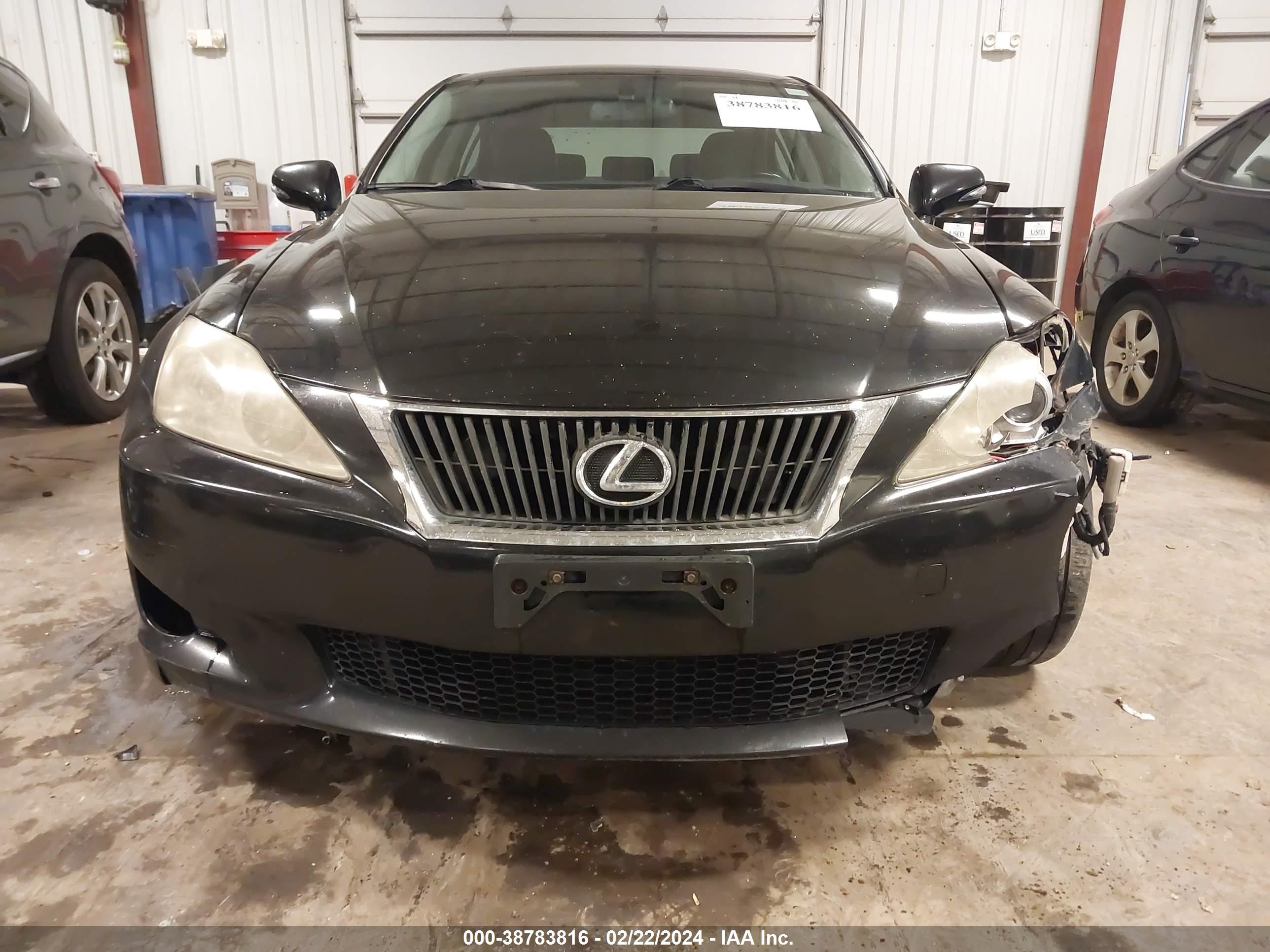 Photo 18 VIN: JTHCK262295030854 - LEXUS IS 