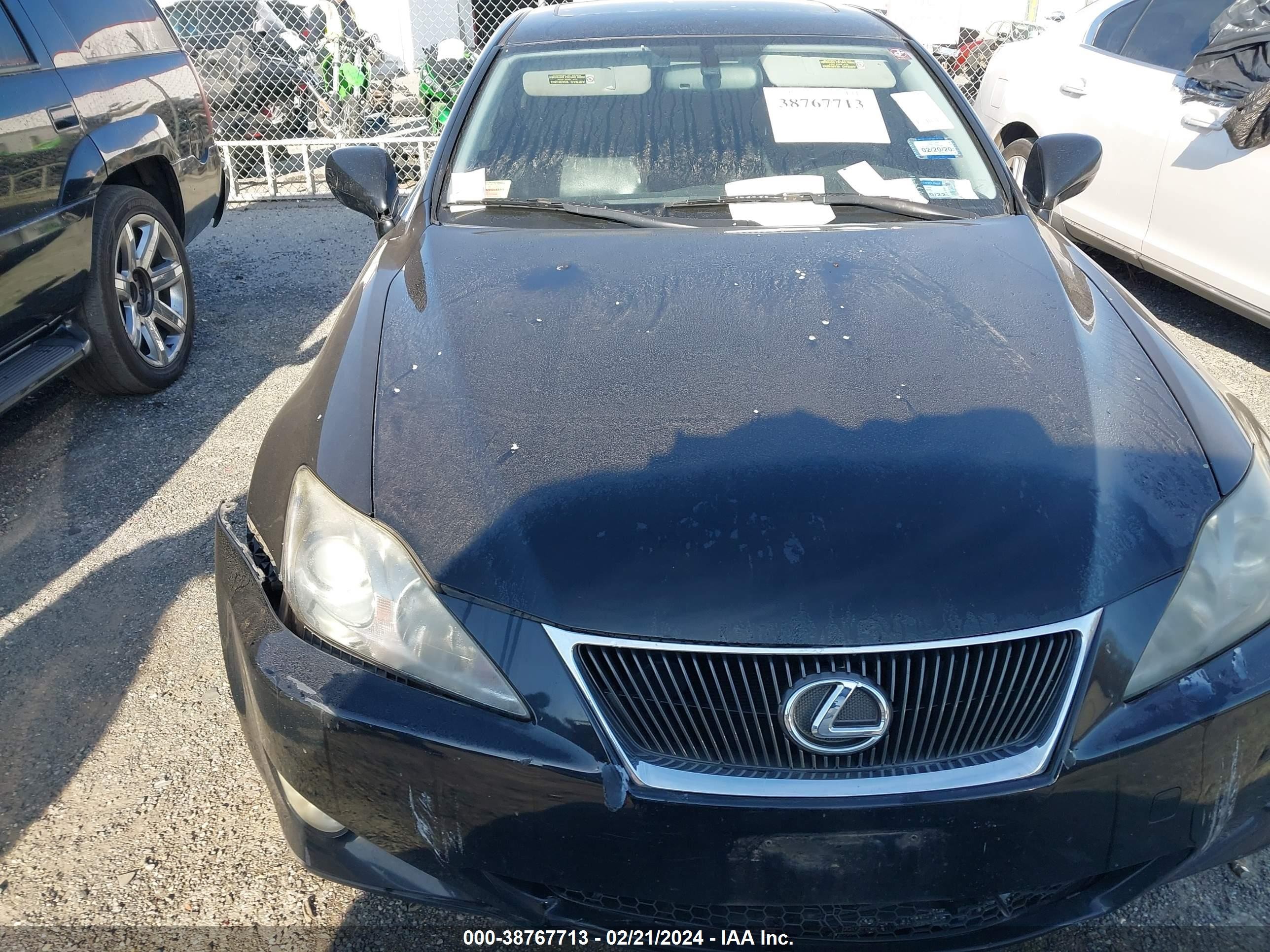 Photo 5 VIN: JTHCK262385017156 - LEXUS IS 