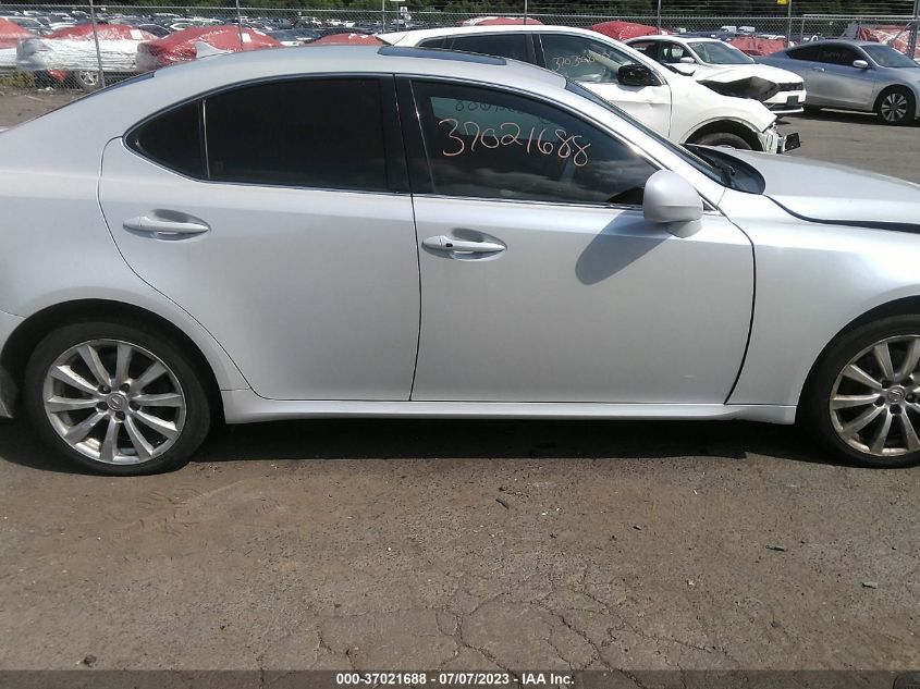 Photo 11 VIN: JTHCK262385023510 - LEXUS IS 