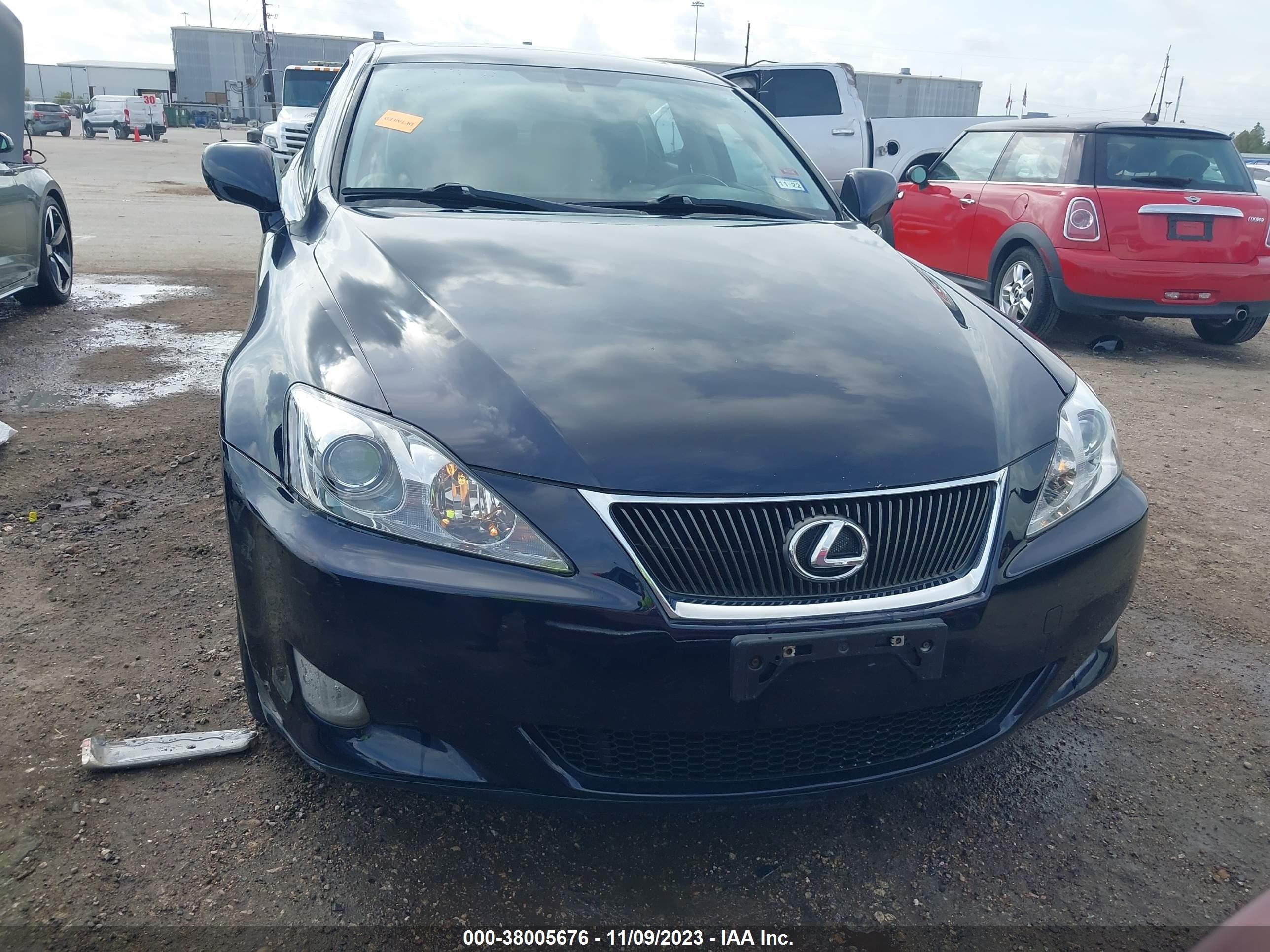 Photo 11 VIN: JTHCK262485027307 - LEXUS IS 