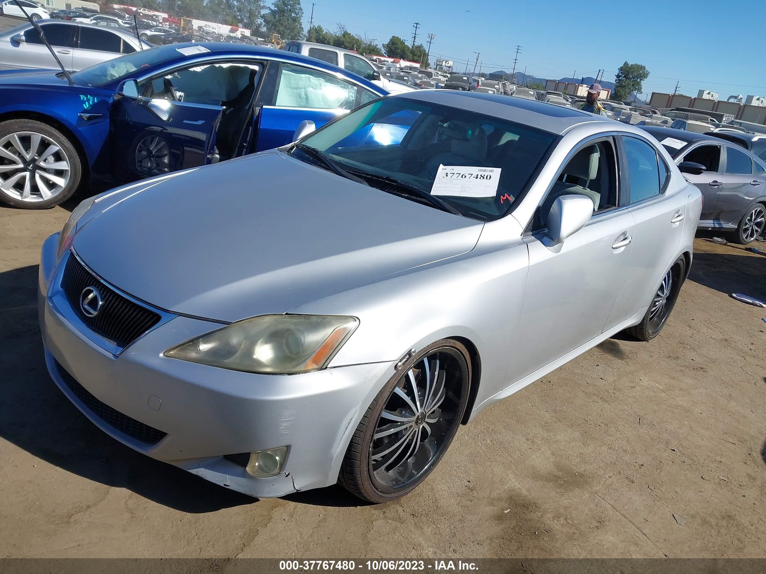 Photo 1 VIN: JTHCK262562004598 - LEXUS IS 