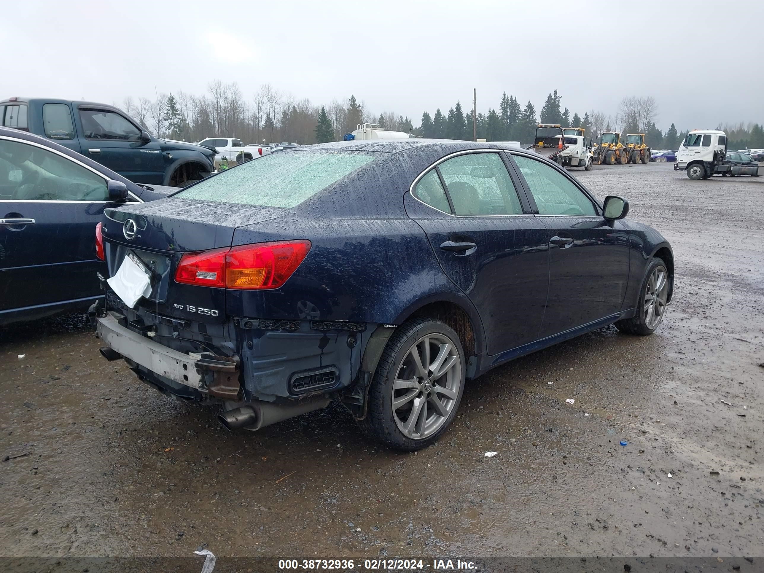 Photo 3 VIN: JTHCK262565001621 - LEXUS IS 