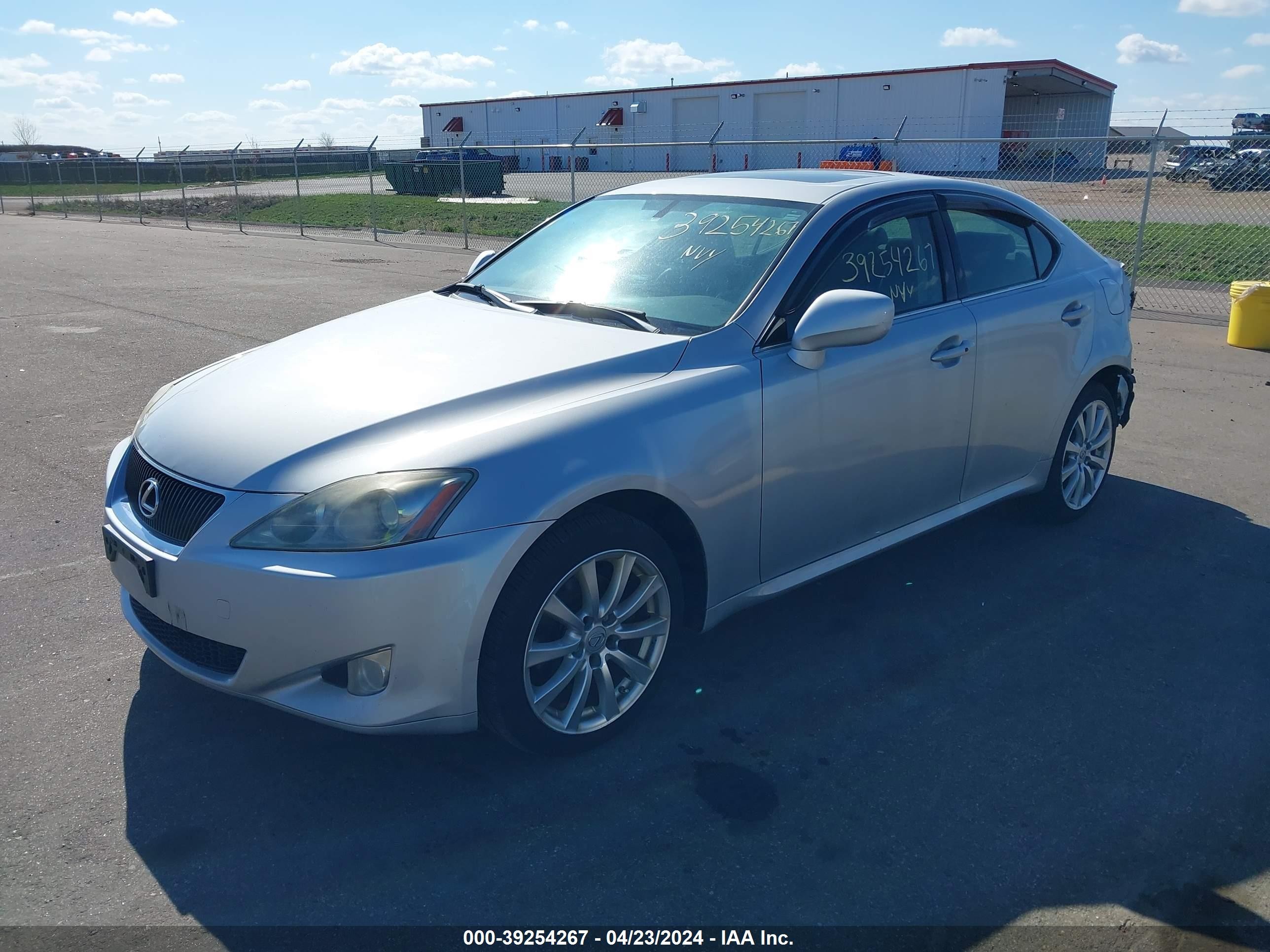 Photo 1 VIN: JTHCK262572019250 - LEXUS IS 