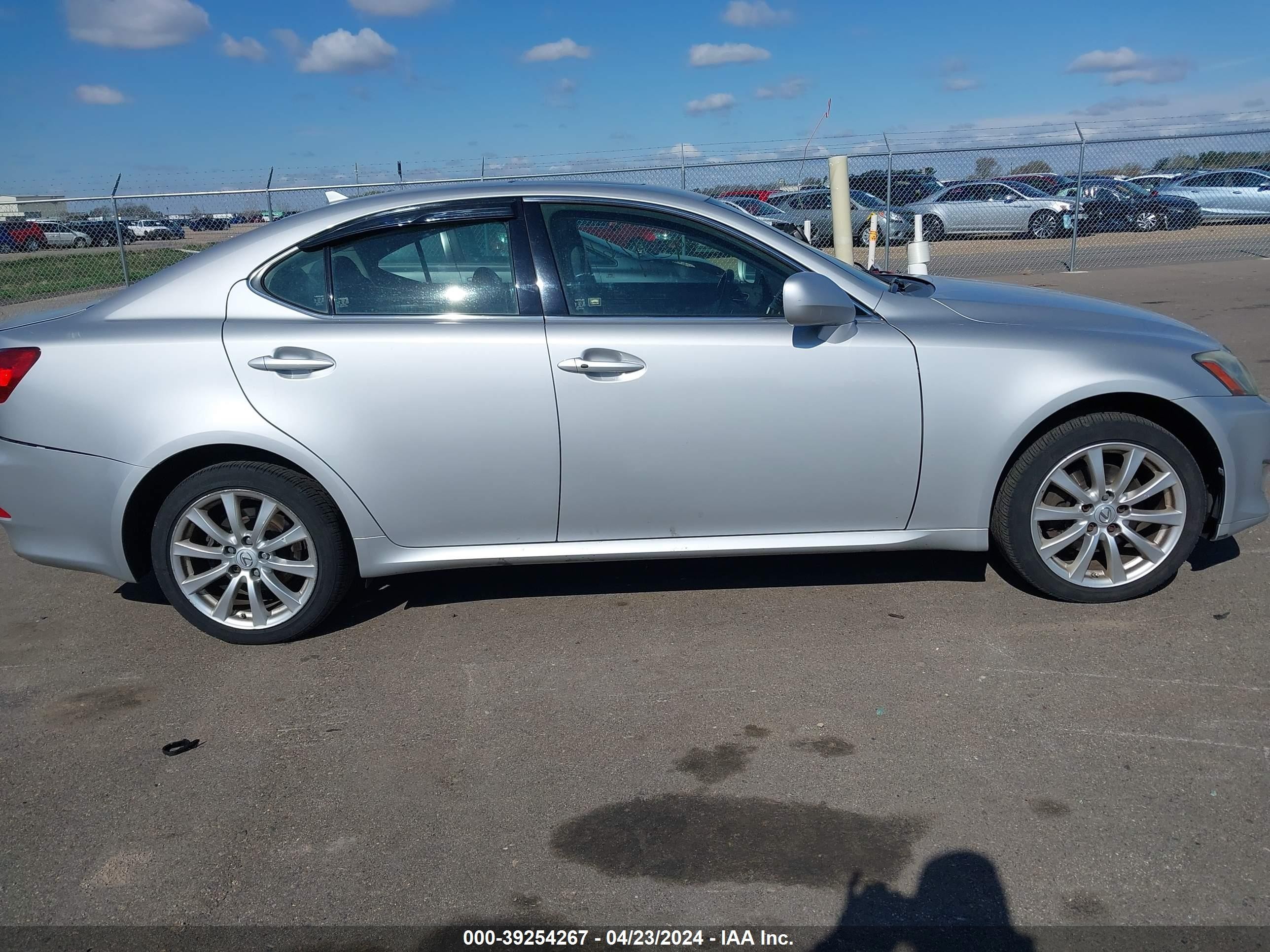 Photo 12 VIN: JTHCK262572019250 - LEXUS IS 