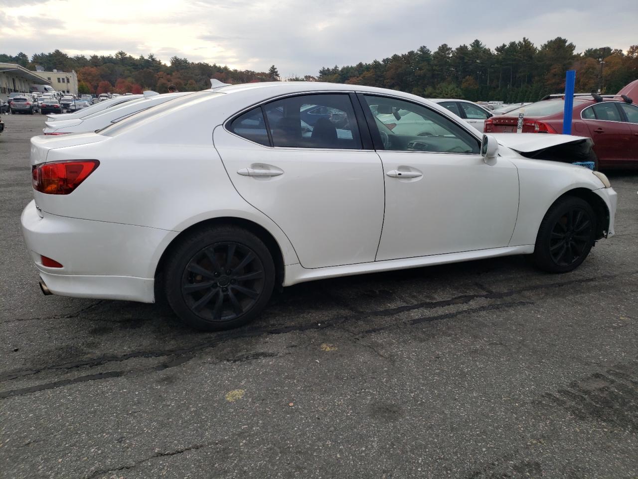 Photo 2 VIN: JTHCK262585018745 - LEXUS IS 