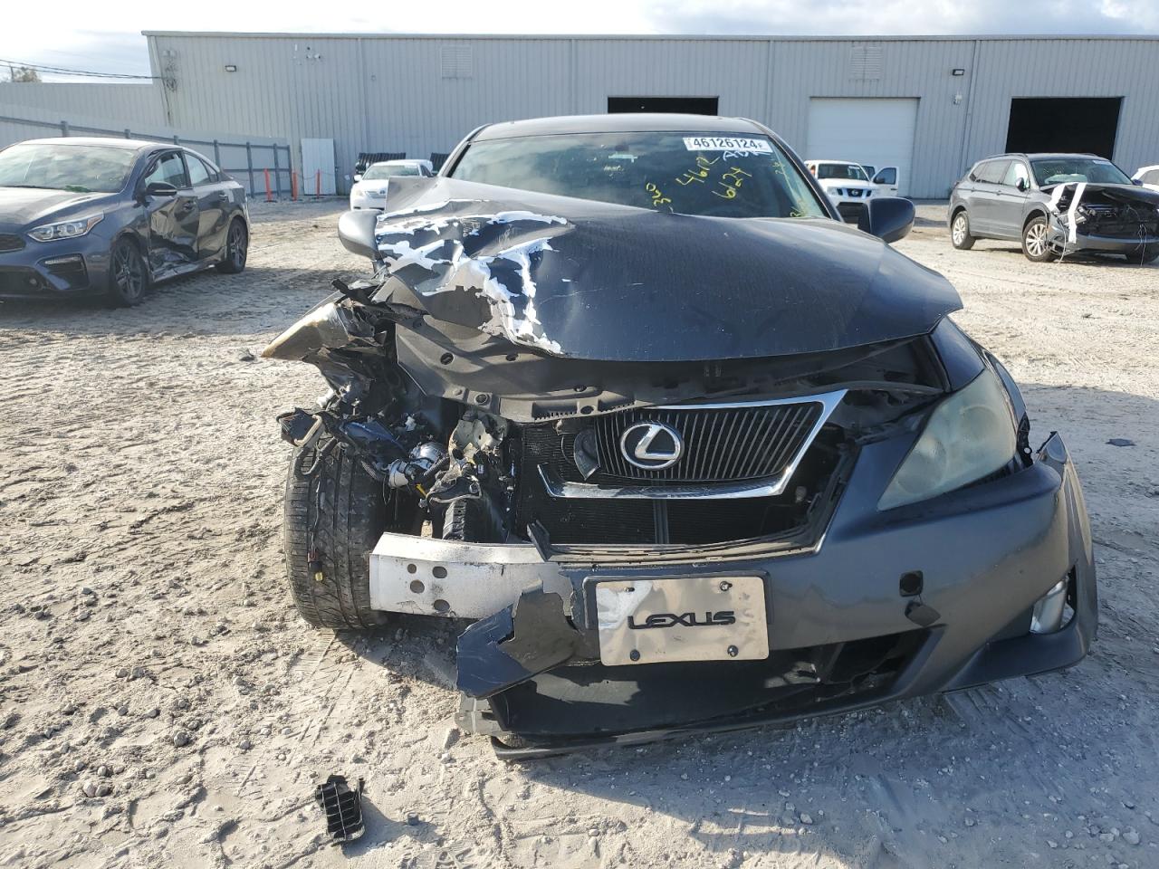 Photo 4 VIN: JTHCK262685024005 - LEXUS IS 