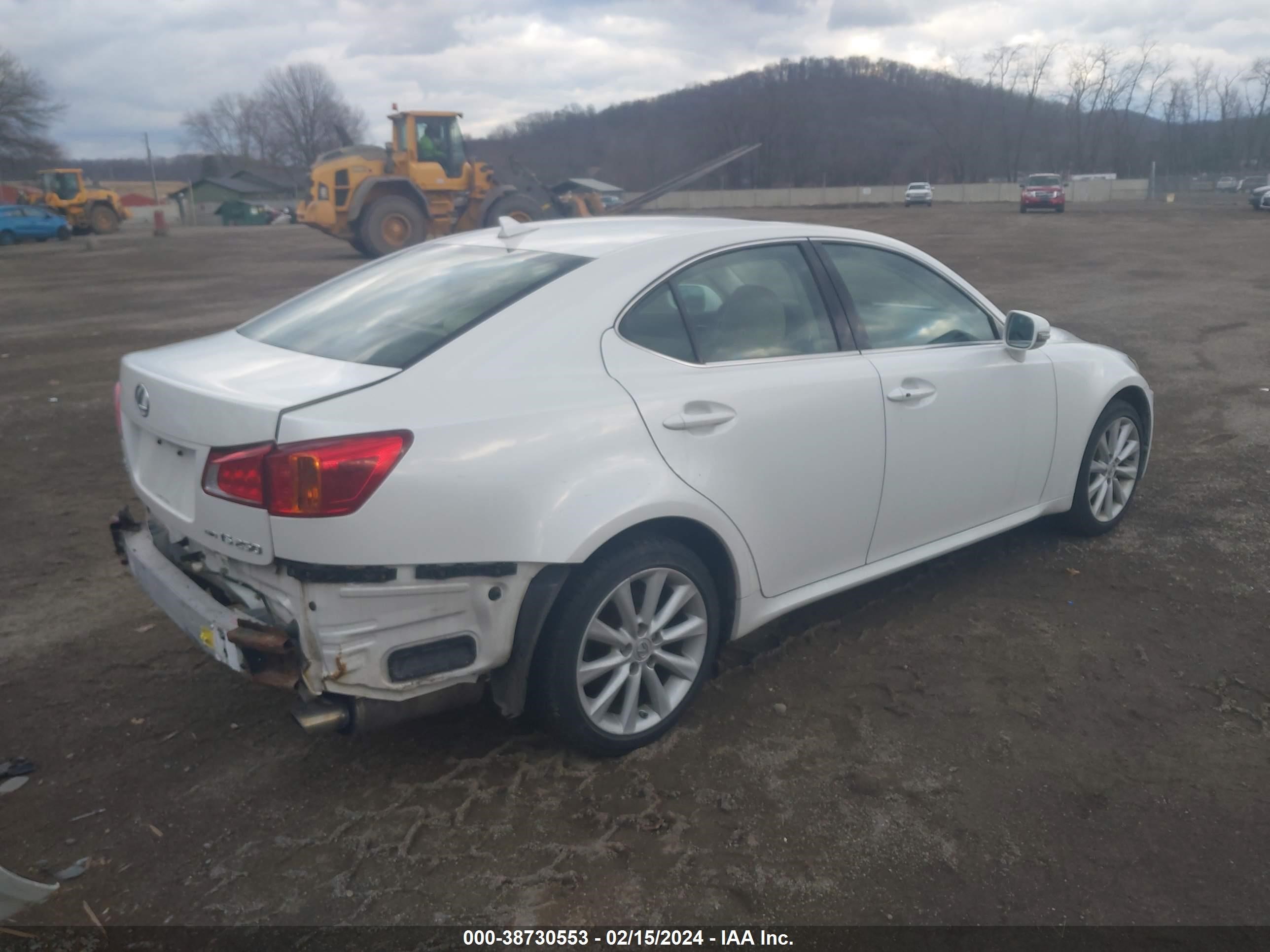 Photo 3 VIN: JTHCK262695031781 - LEXUS IS 