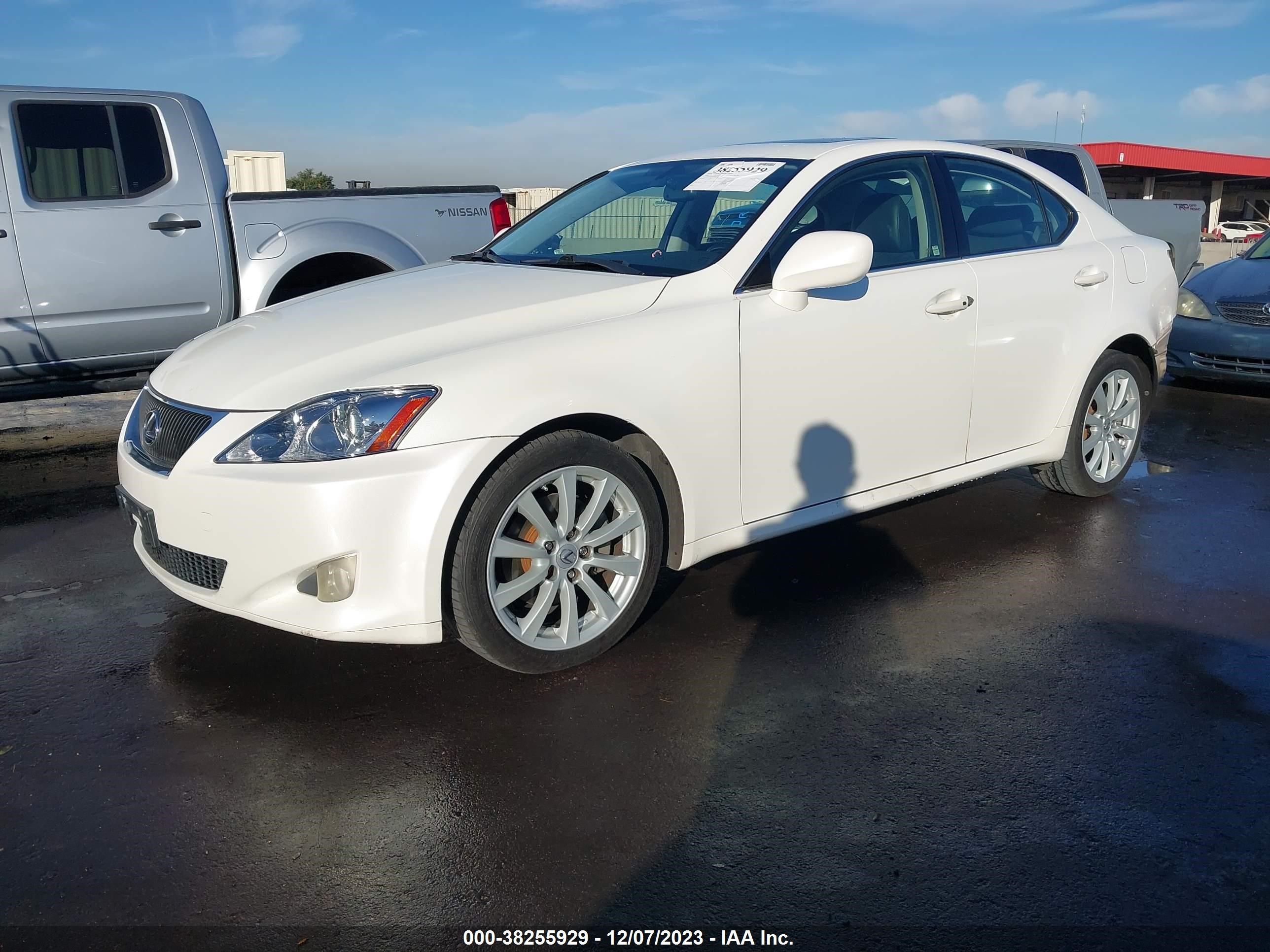 Photo 1 VIN: JTHCK262865007221 - LEXUS IS 