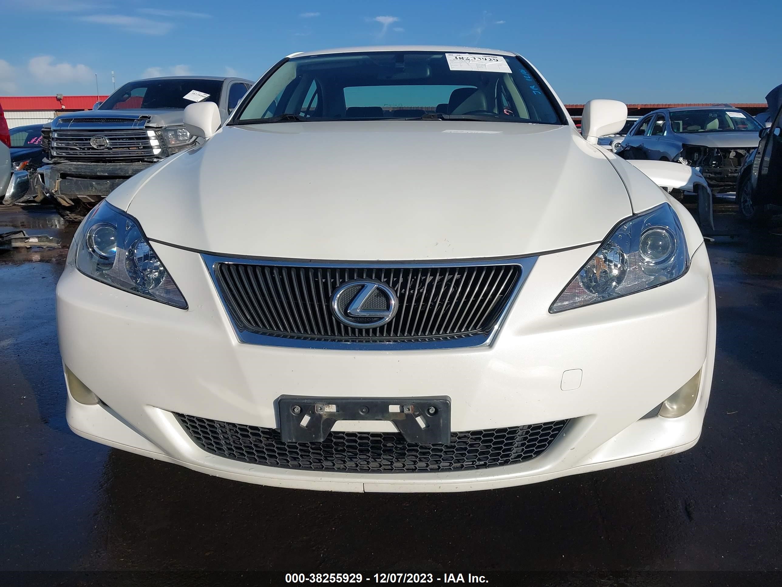 Photo 12 VIN: JTHCK262865007221 - LEXUS IS 