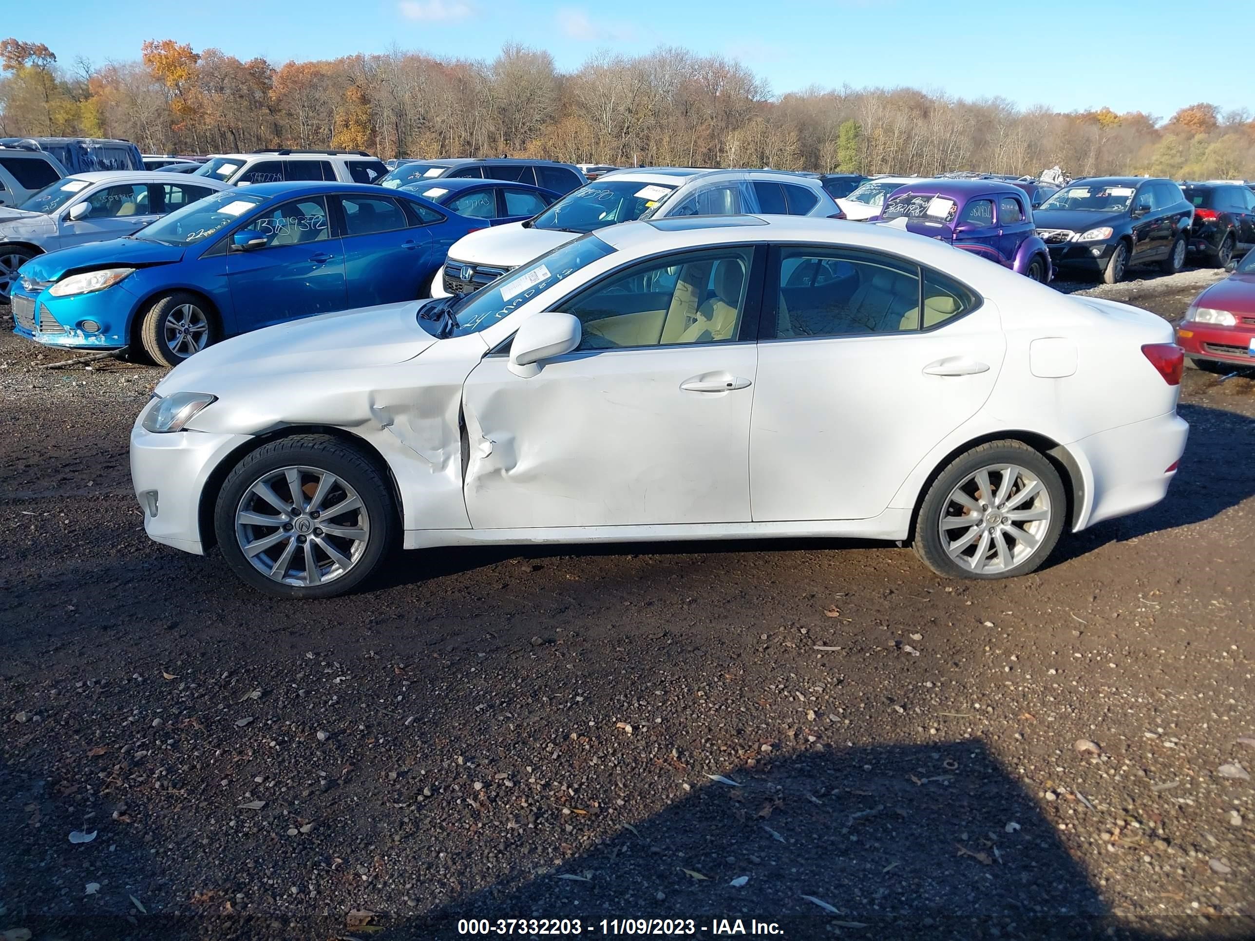 Photo 13 VIN: JTHCK262972010731 - LEXUS IS 